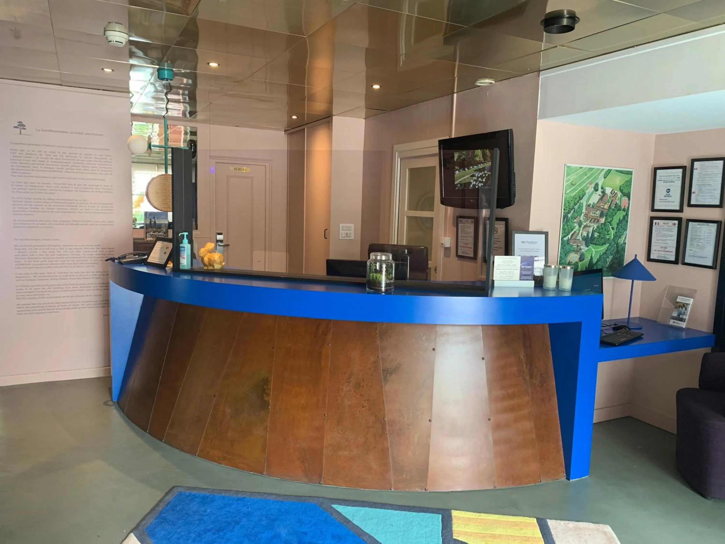 Lobby or reception in Domaine La Gentilhommière