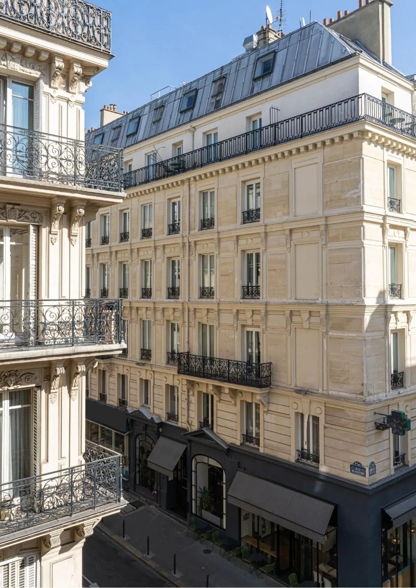 Property building in Hotel Petit Lafayette