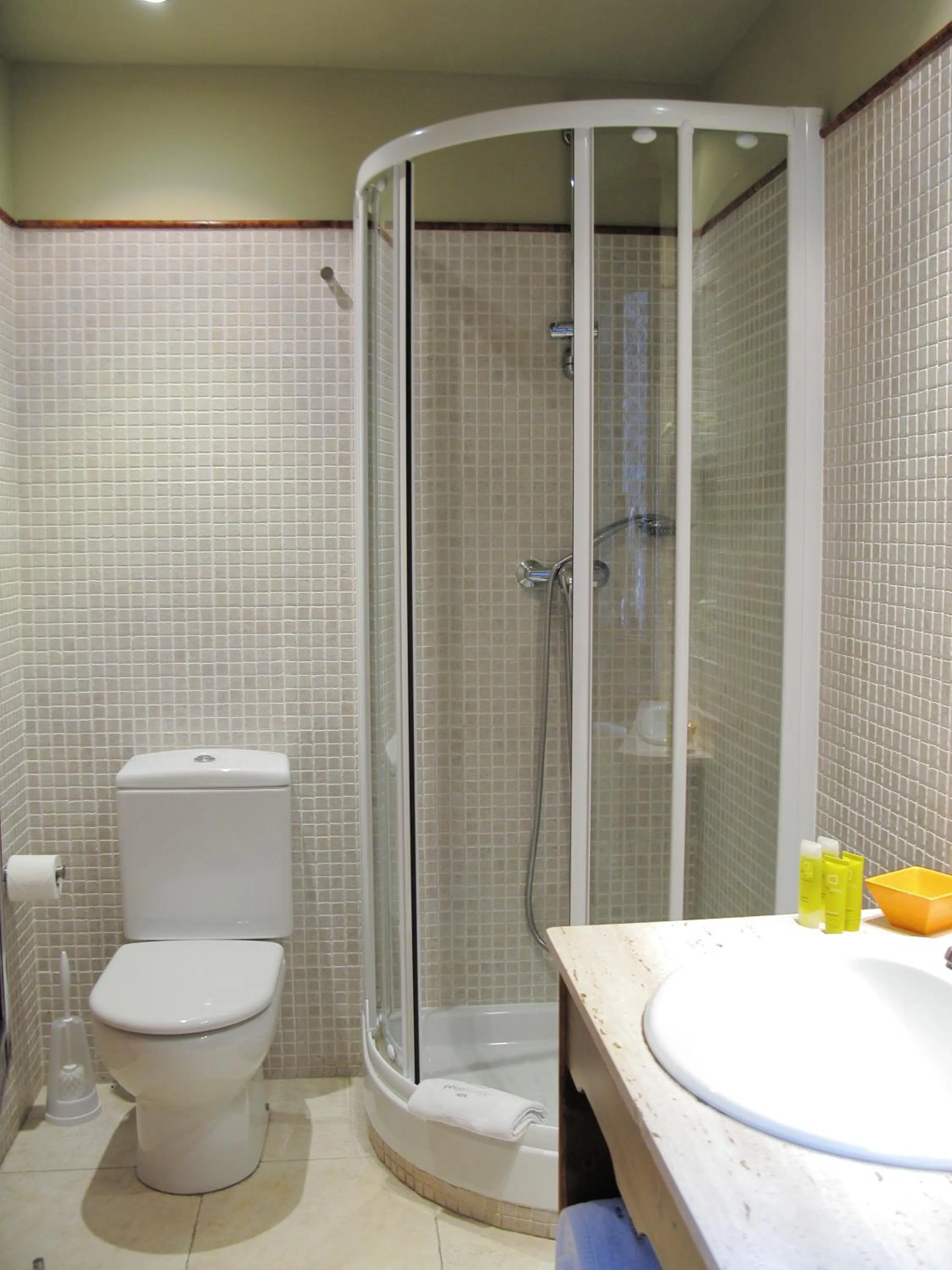 Shower in Peira Blanca Hotel Gastronómico