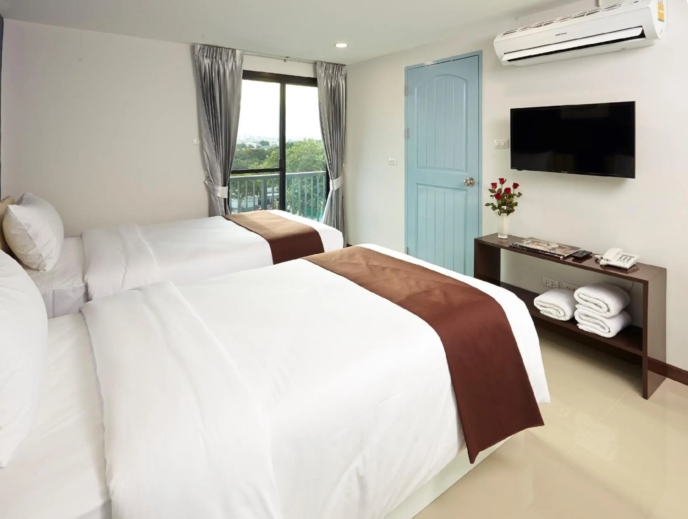 Photo of the whole room, Bed in Casa Residence Hotel
