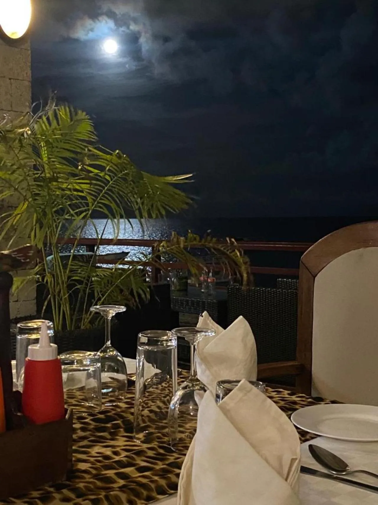 Restaurant/places to eat in Indiana Beach Apartments