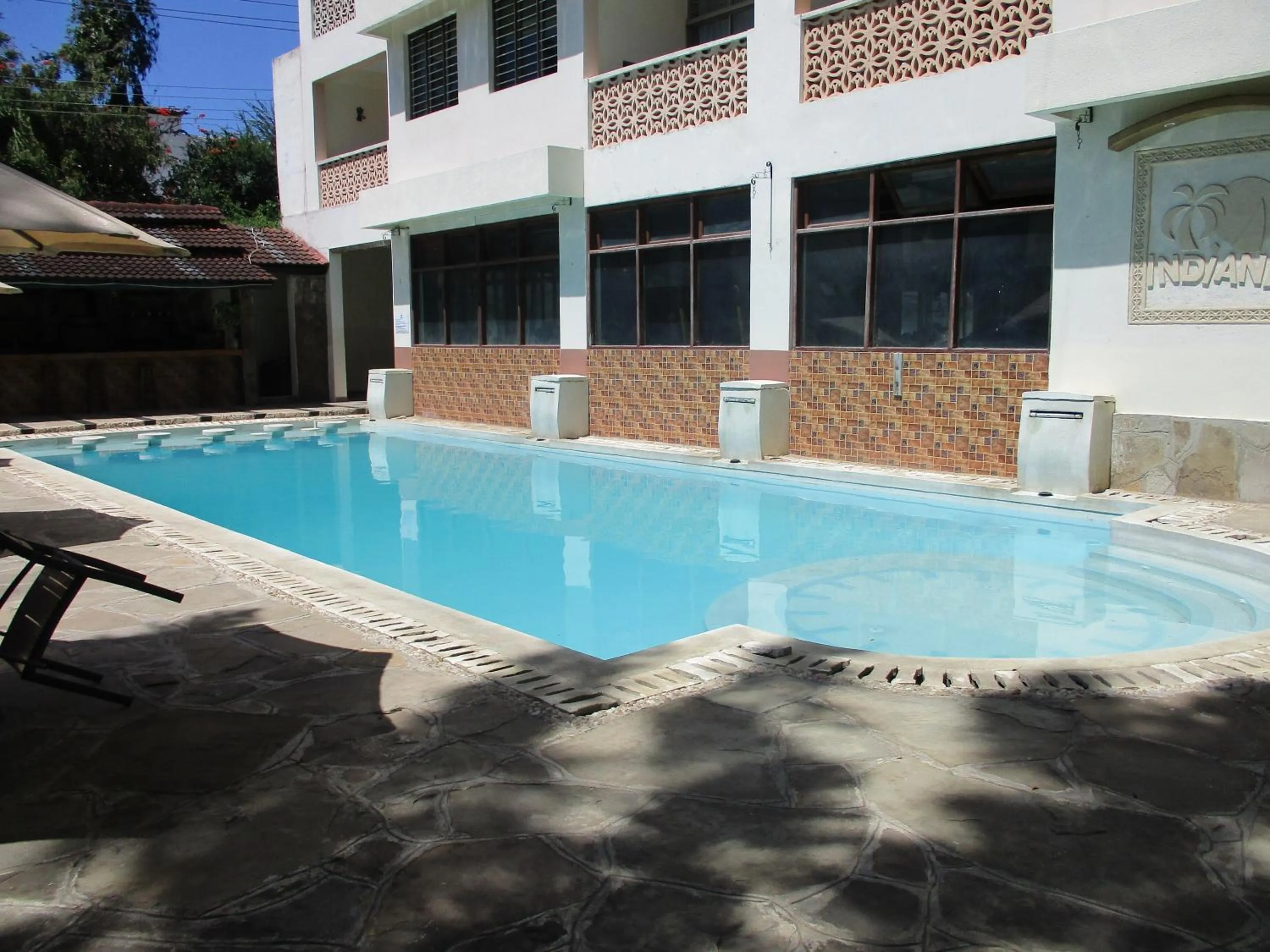 Property building in Indiana Beach Apartments