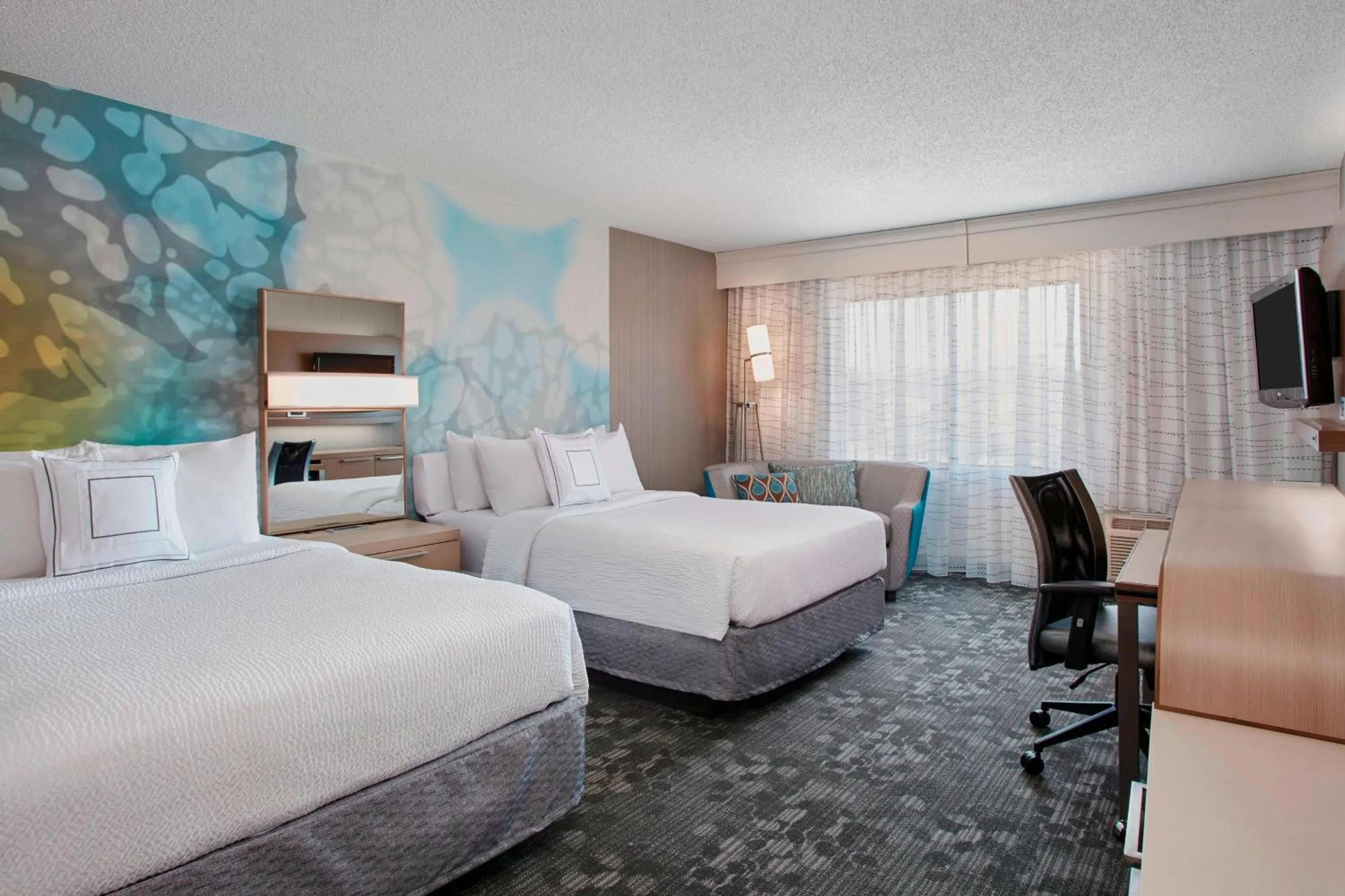 Photo of the whole room, Bed in Courtyard by Marriott Detroit Pontiac/Auburn Hills