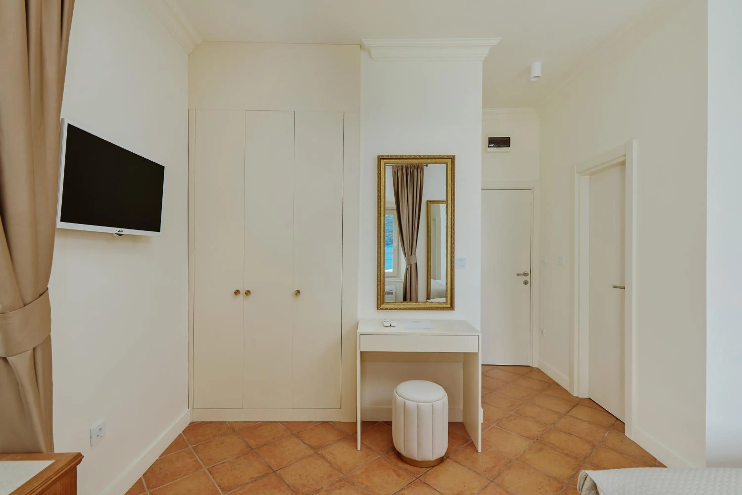 TV and multimedia in Vila Perast Boutique Hotel