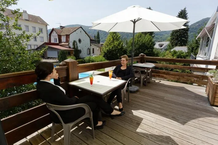 Staff in Logis Hôtel restaurant Bel Horizon