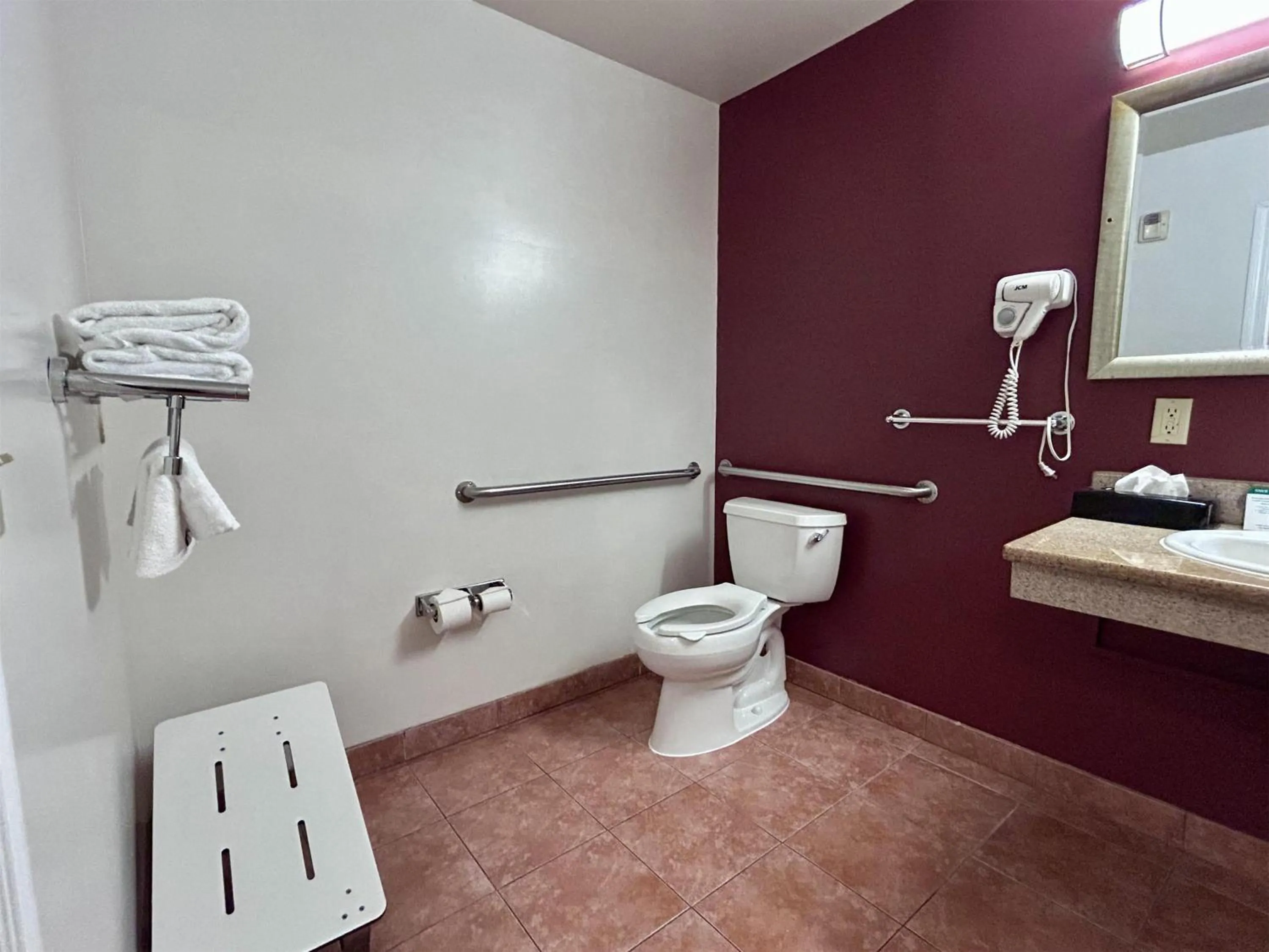 Bathroom in Best Western Burbank Airport Inn