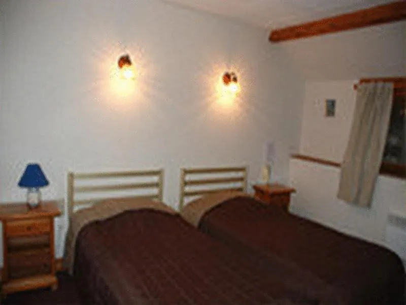 Photo of the whole room, Bed in LOGIS - Auberge Du Colombier