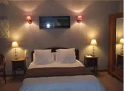 Double Room in LOGIS - Auberge Du Colombier Double Room in LOGIS - Auberge Du Colombier