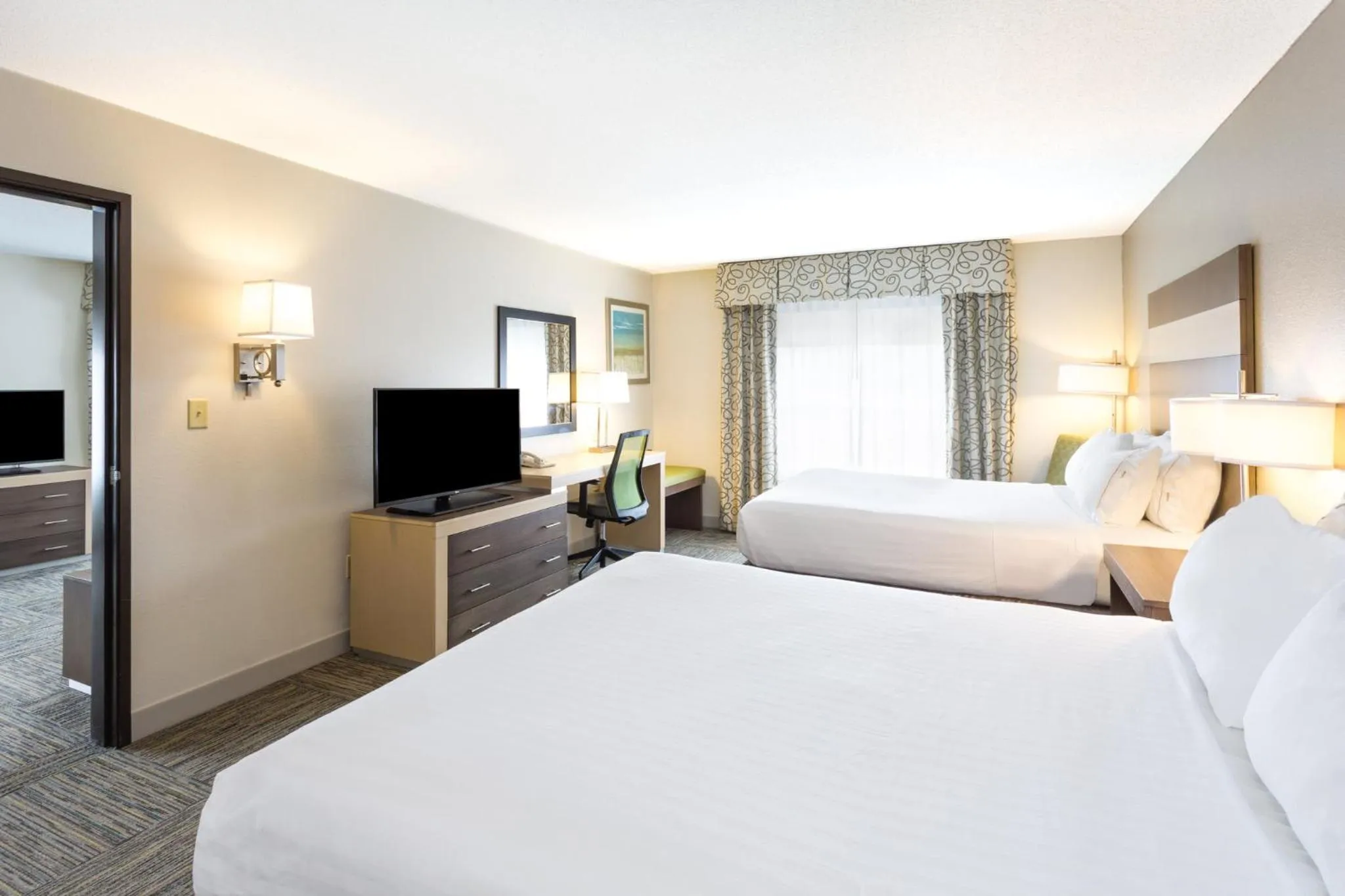 Photo of the whole room, Bed in Holiday Inn Express Princeton/I-77 by IHG