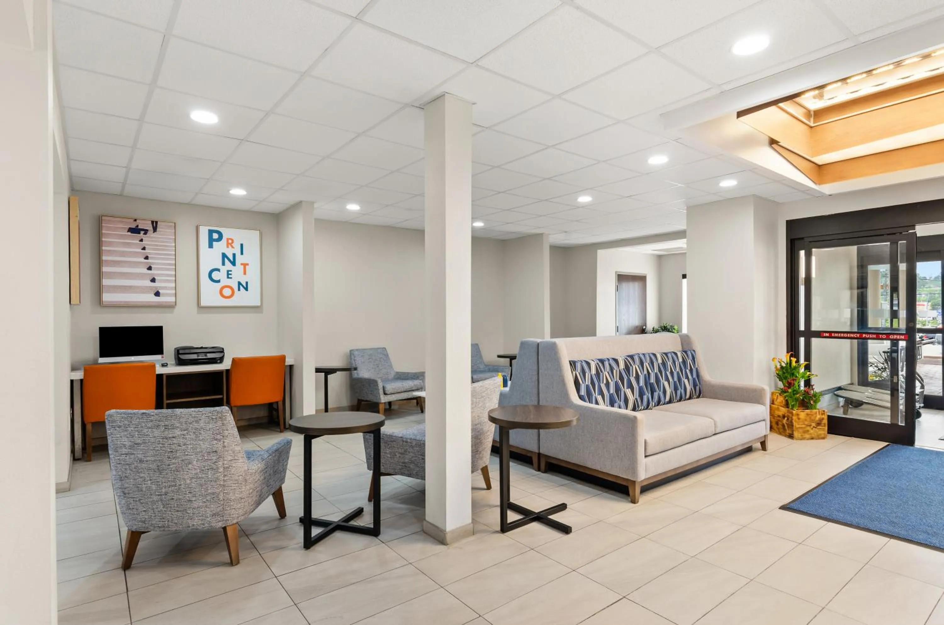 Lobby or reception in Holiday Inn Express Princeton/I-77 by IHG