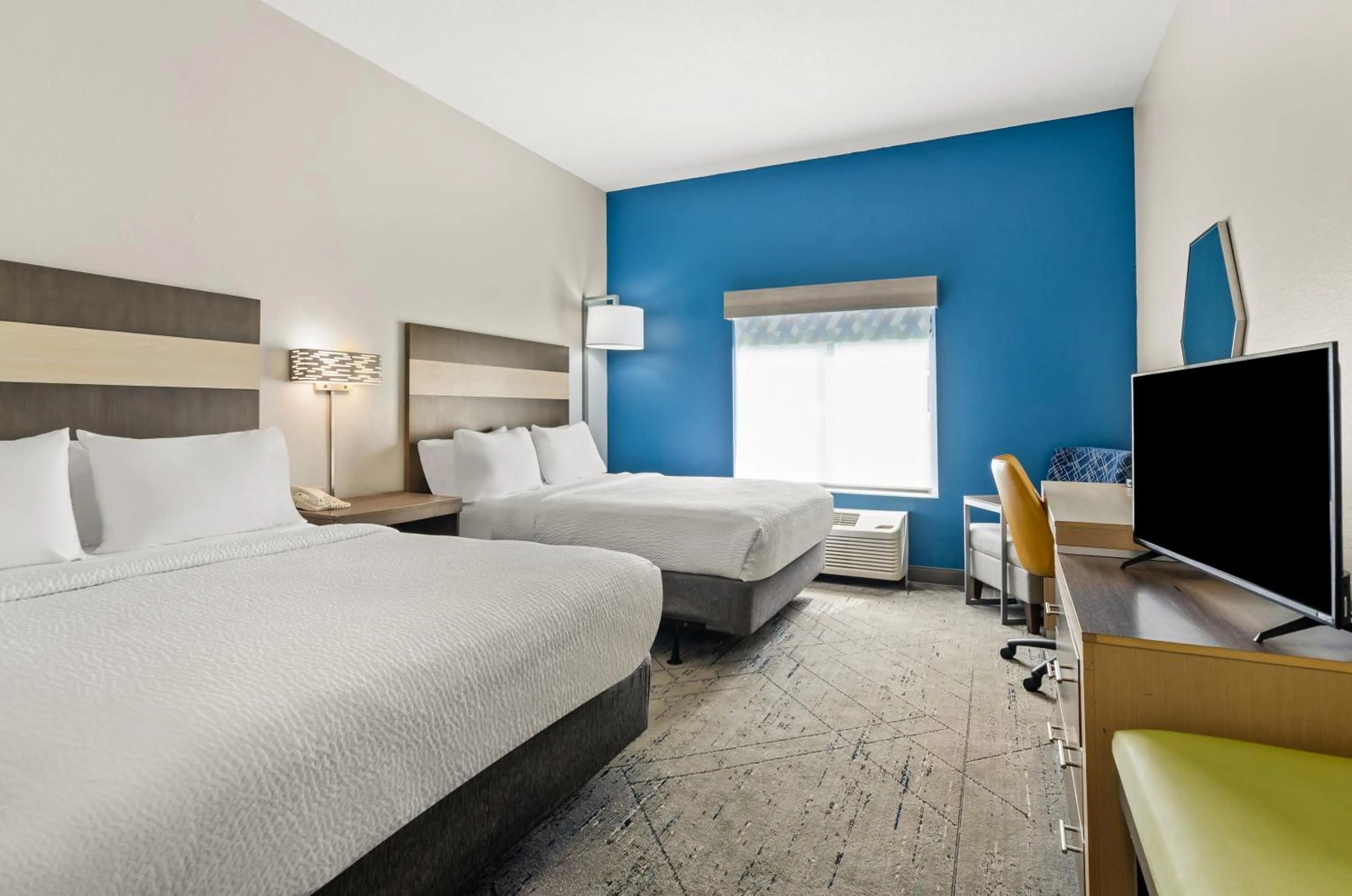 Bedroom, Bed in Holiday Inn Express Princeton/I-77 by IHG