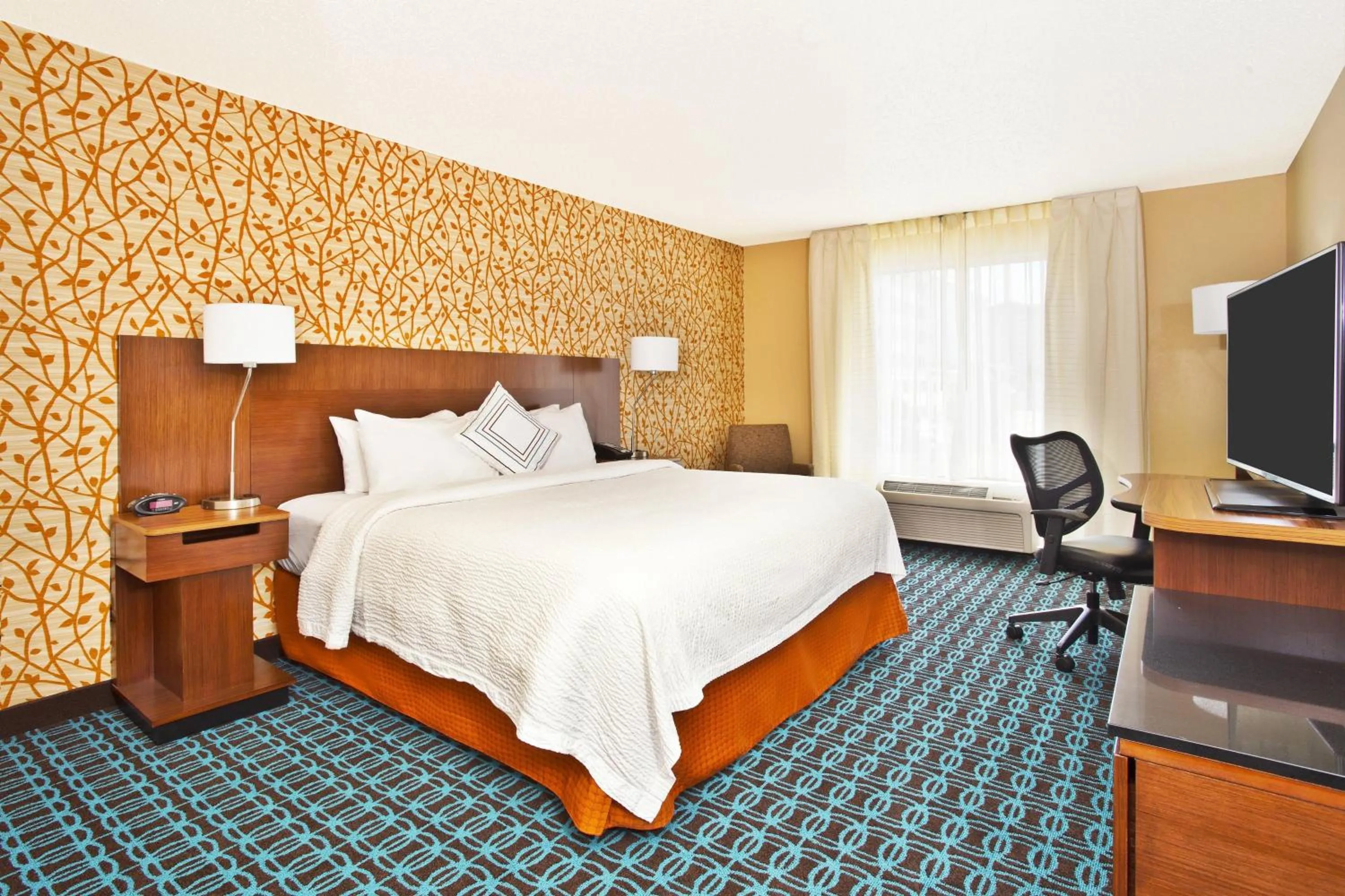Photo of the whole room, Bed in Fairfield Inn & Suites by Marriott Madison West/Middleton