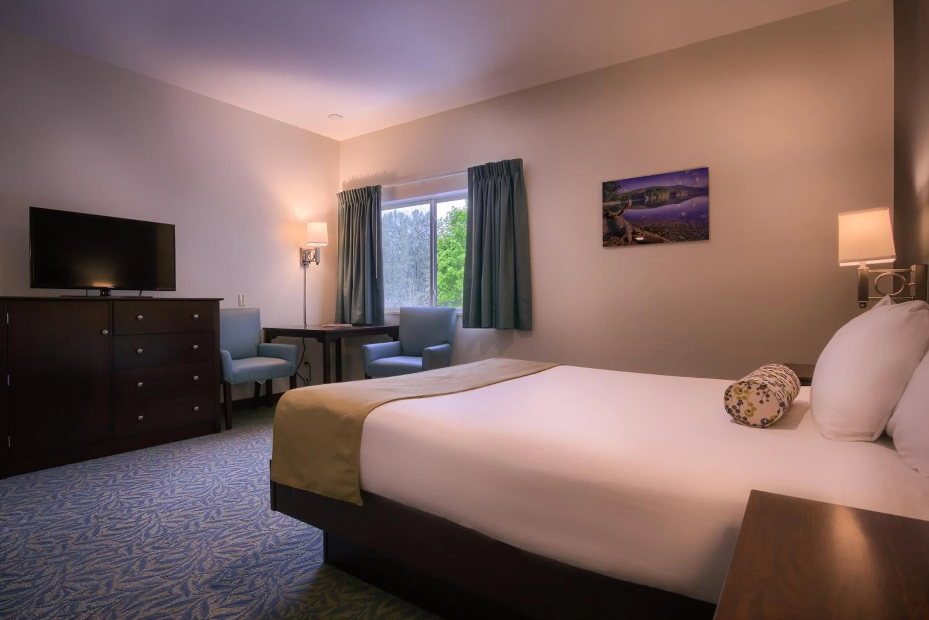 Photo of the whole room, Bed in Sun & Ski Inn and Suites