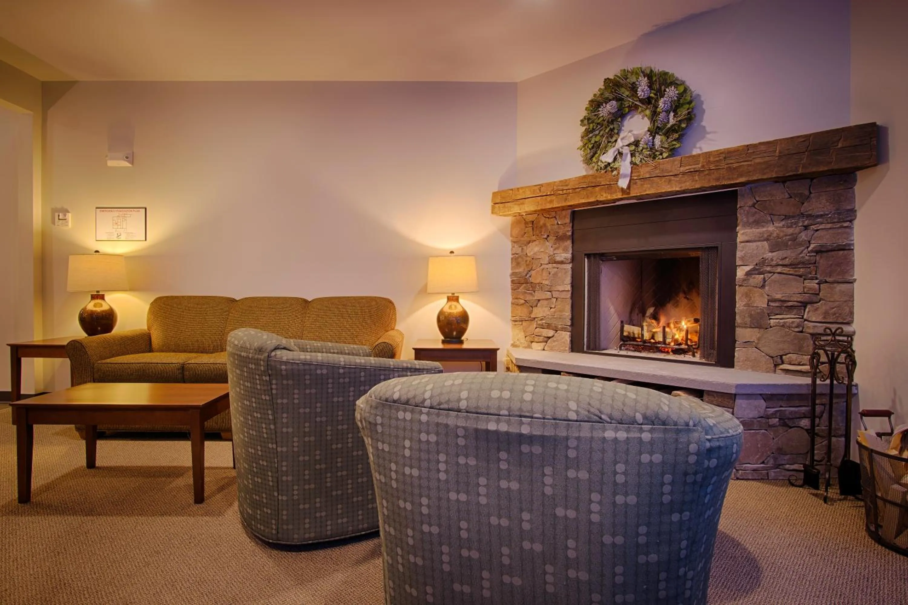 Library in Sun & Ski Inn and Suites