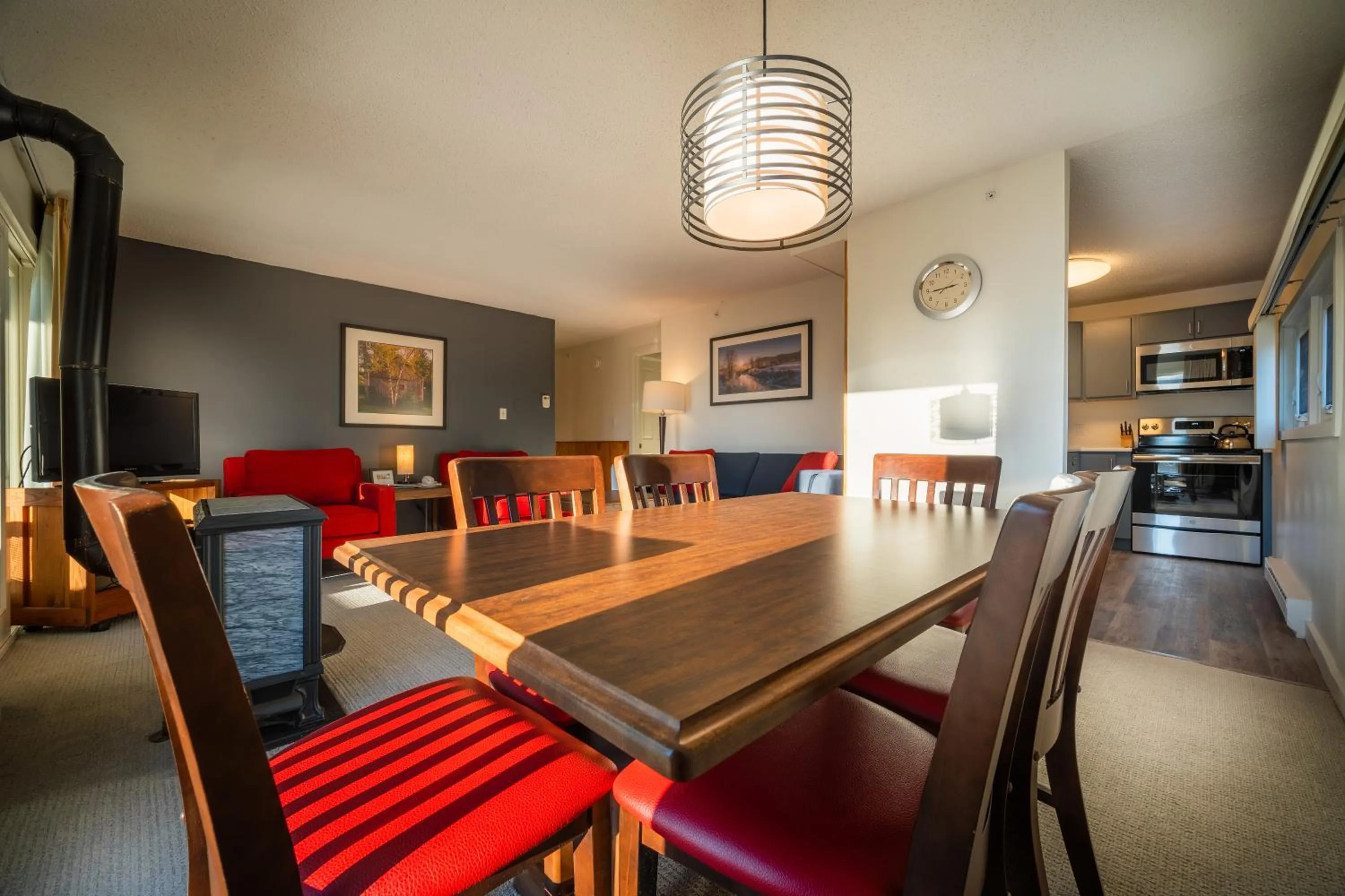Dining area in Sun & Ski Inn and Suites
