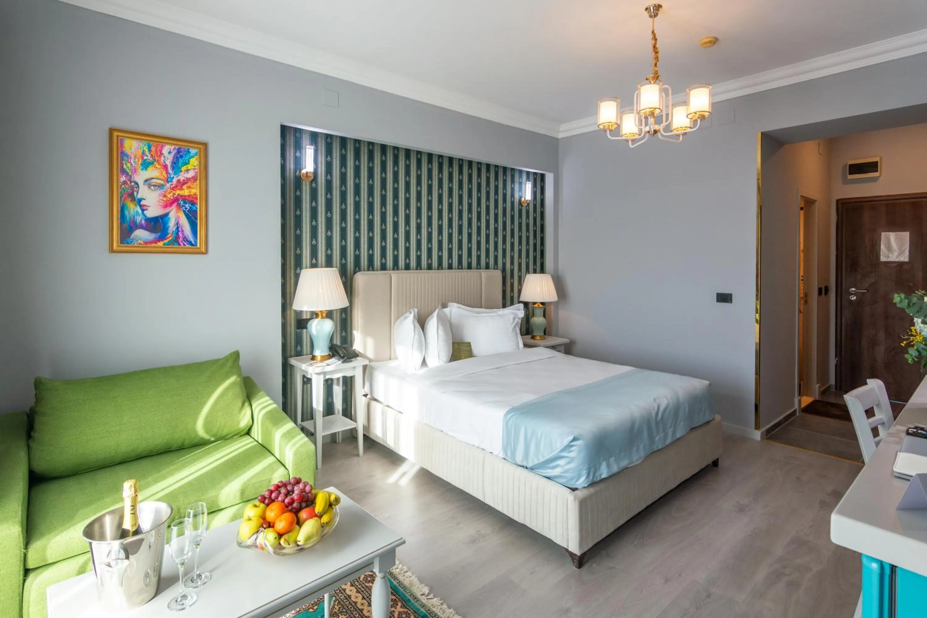 Bedroom, Bed in Phoenicia Express Hotel