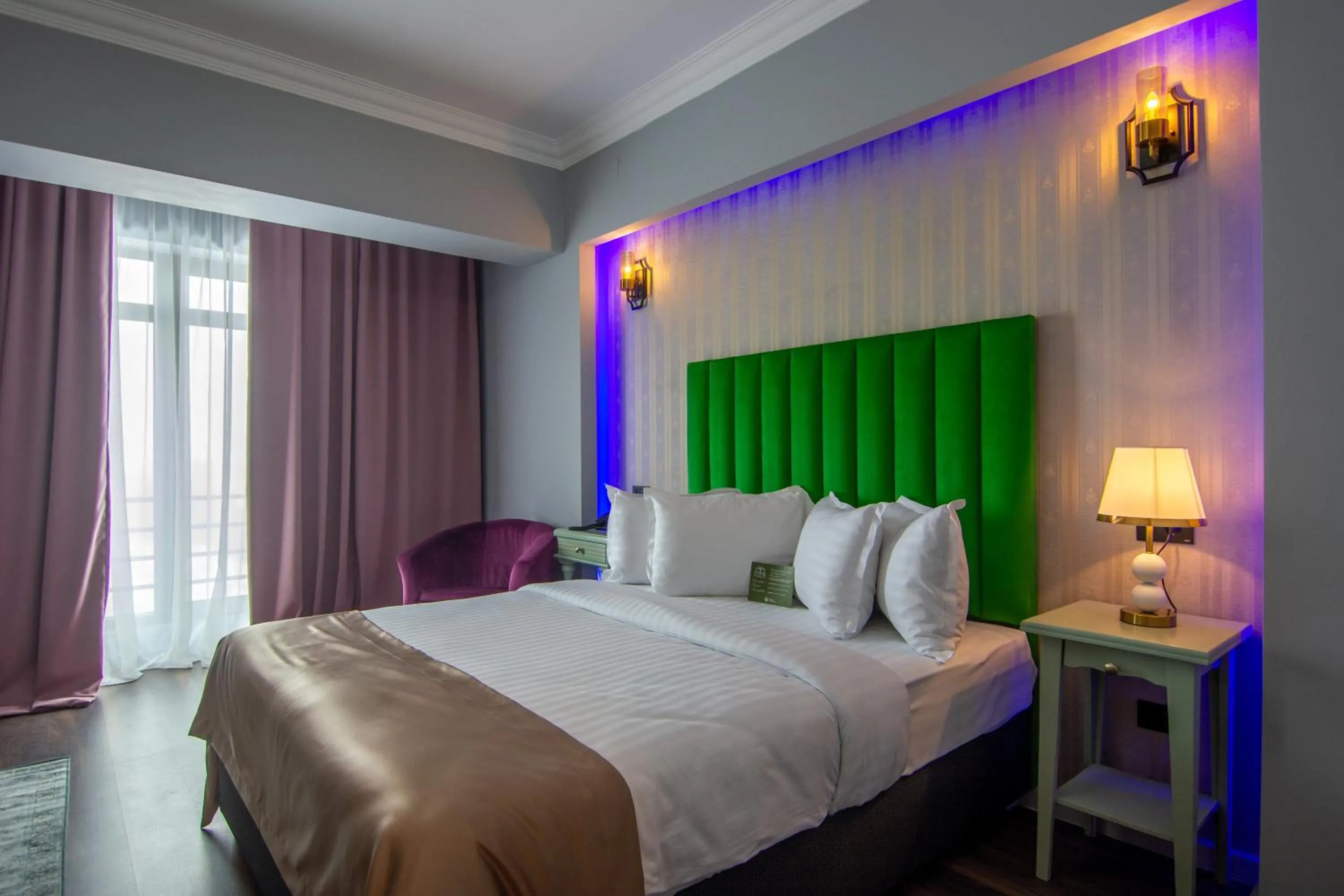 Bedroom, Bed in Phoenicia Express Hotel