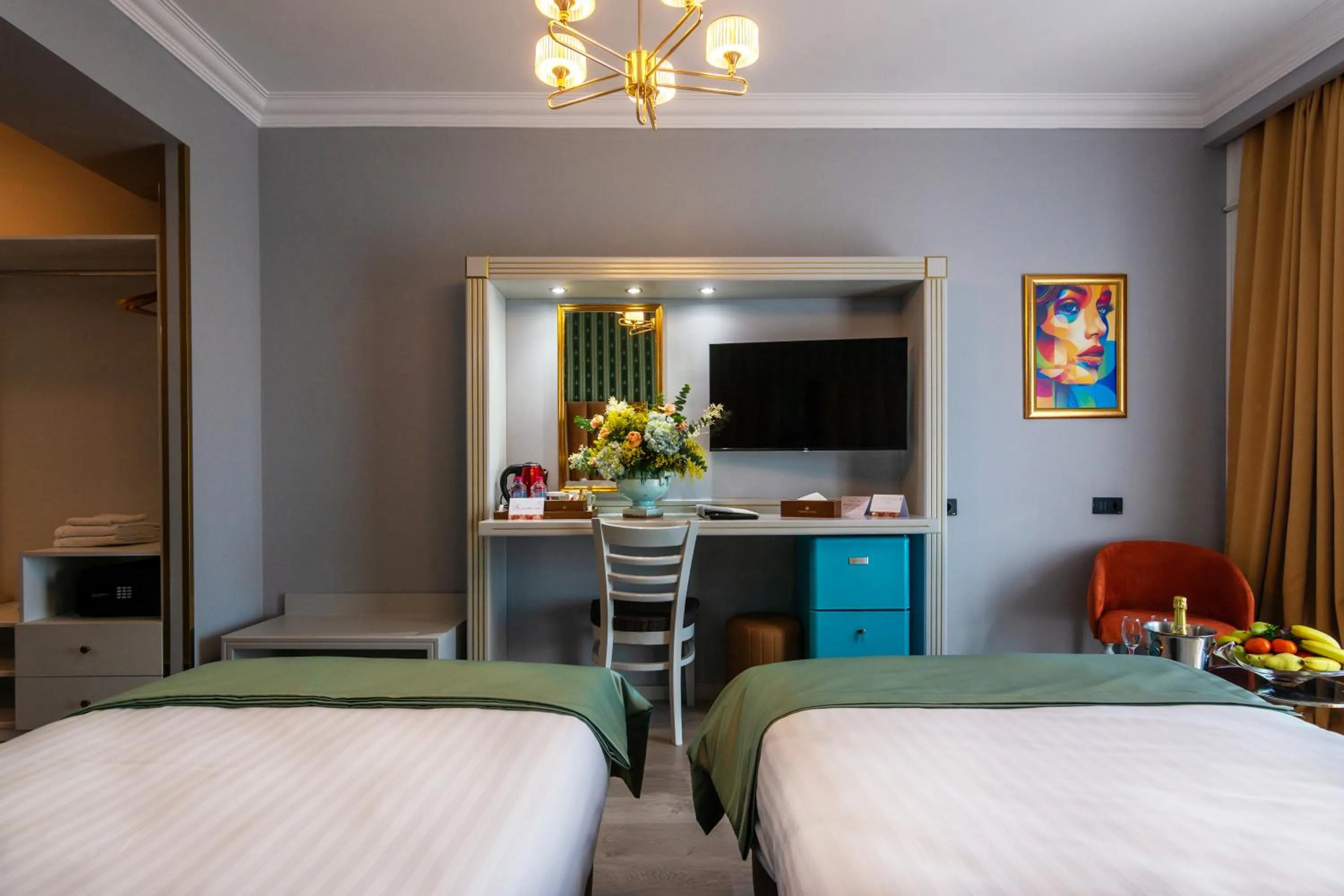 Photo of the whole room, Bed in Phoenicia Express Hotel