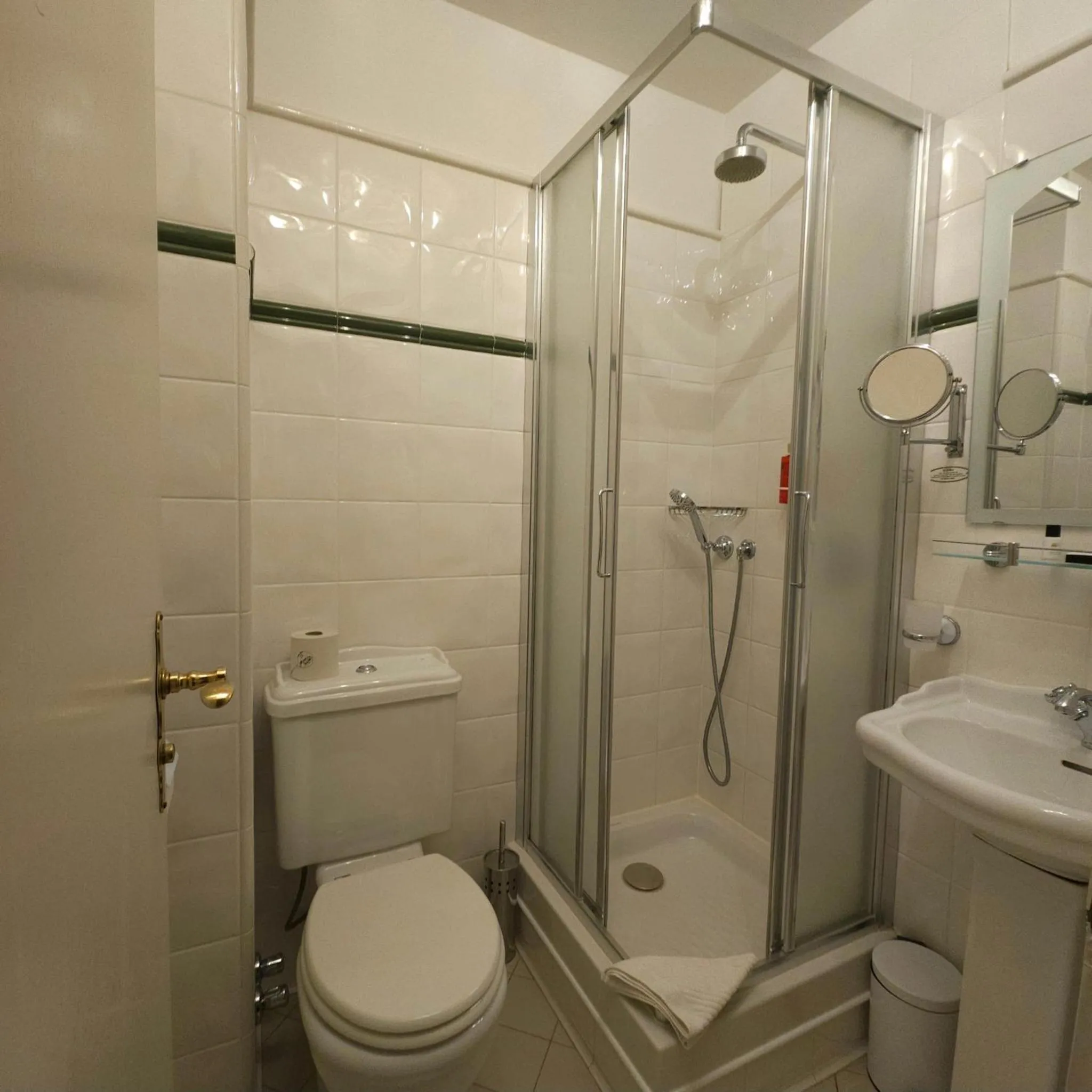 Bathroom in Das Palmenwald Schwarzwaldhof, BW Signature Collection