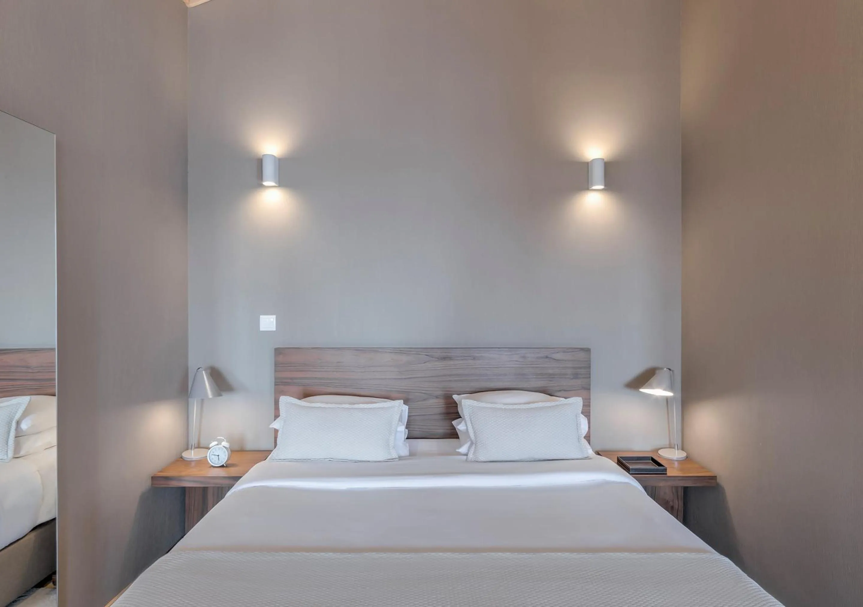 Bed in Oporto Street Sá de Noronha