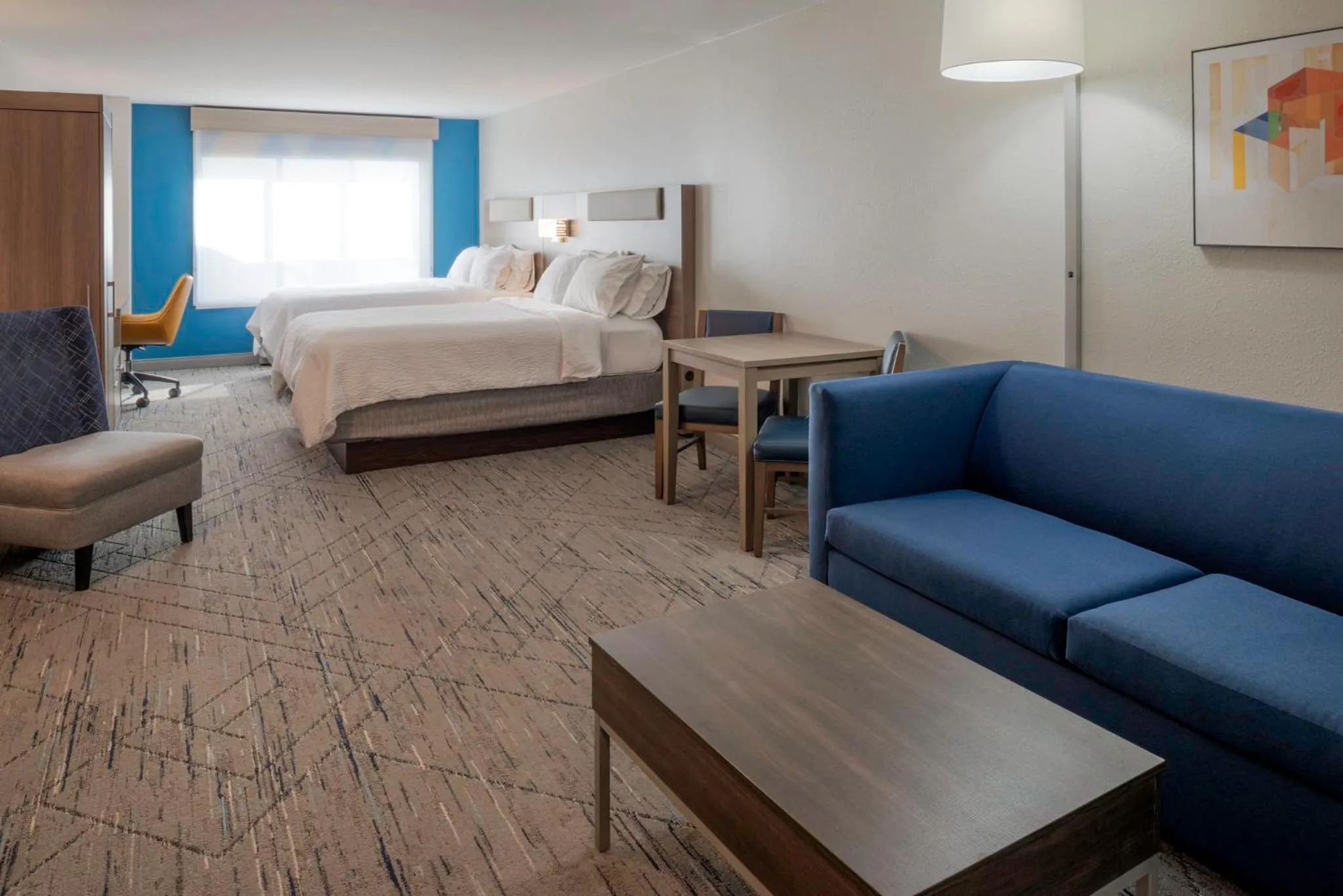 Photo of the whole room, Bed in Holiday Inn Express Hotel & Suites Fort Atkinson by IHG