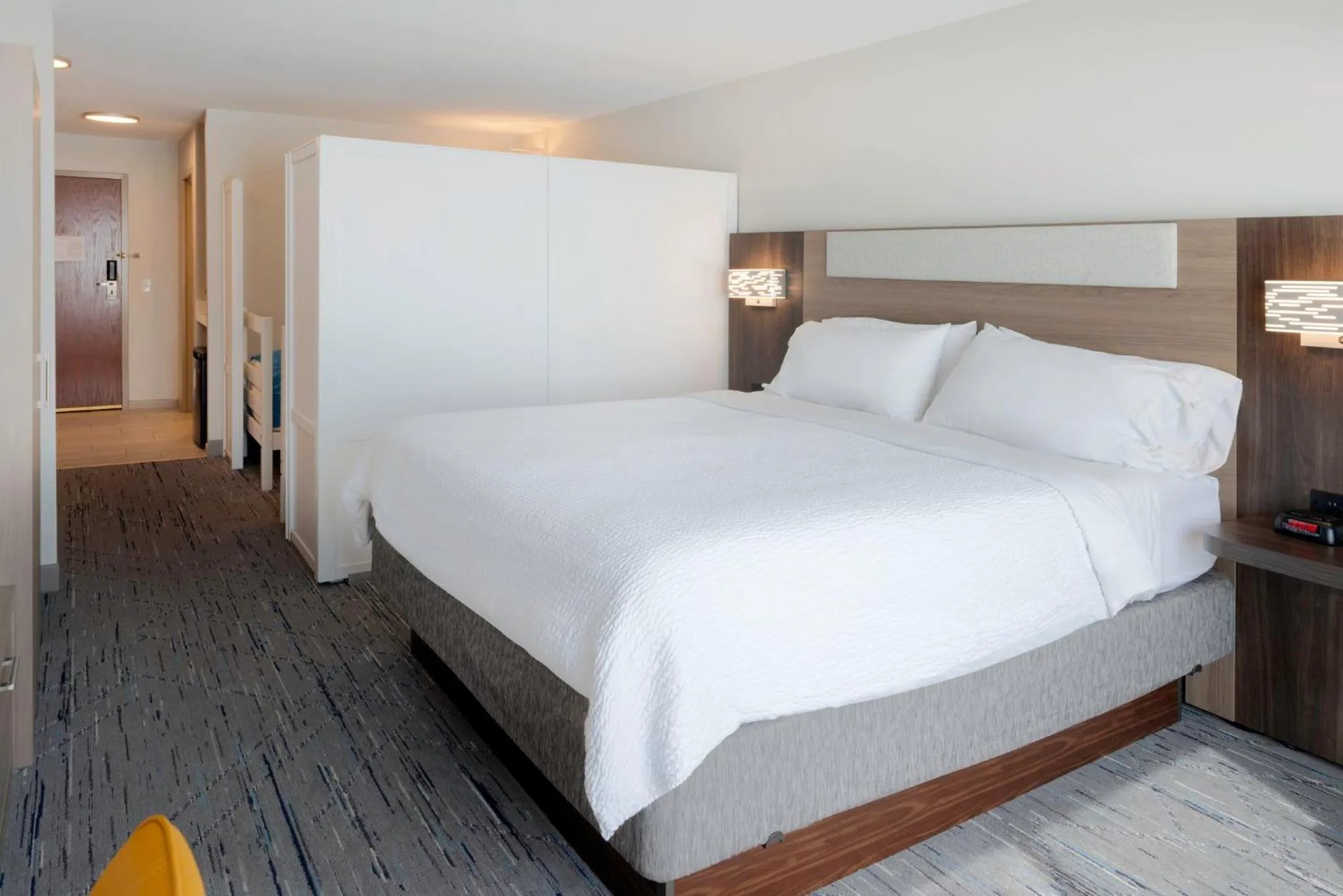 Photo of the whole room, Bed in Holiday Inn Express Hotel & Suites Fort Atkinson by IHG