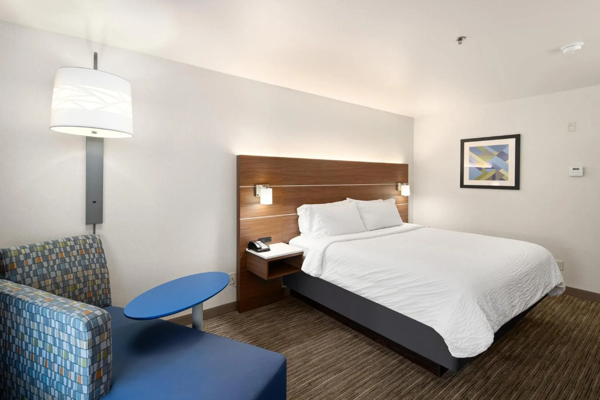 Photo of the whole room, Bed in Holiday Inn Express Hotel & Suites Coeur D'Alene I-90 Exit 11 by IHG