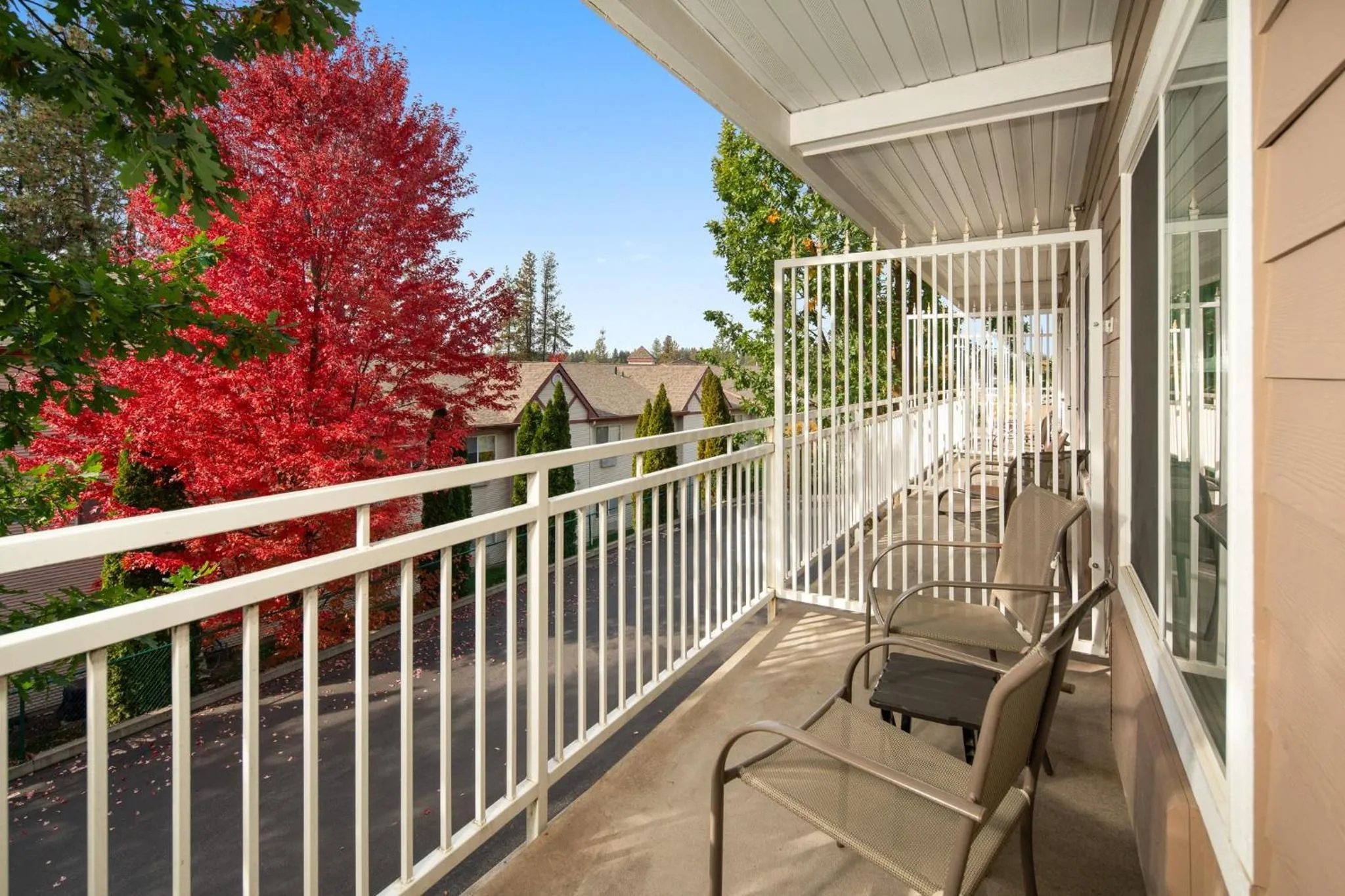 Photo of the whole room in Holiday Inn Express Hotel & Suites Coeur D'Alene I-90 Exit 11 by IHG