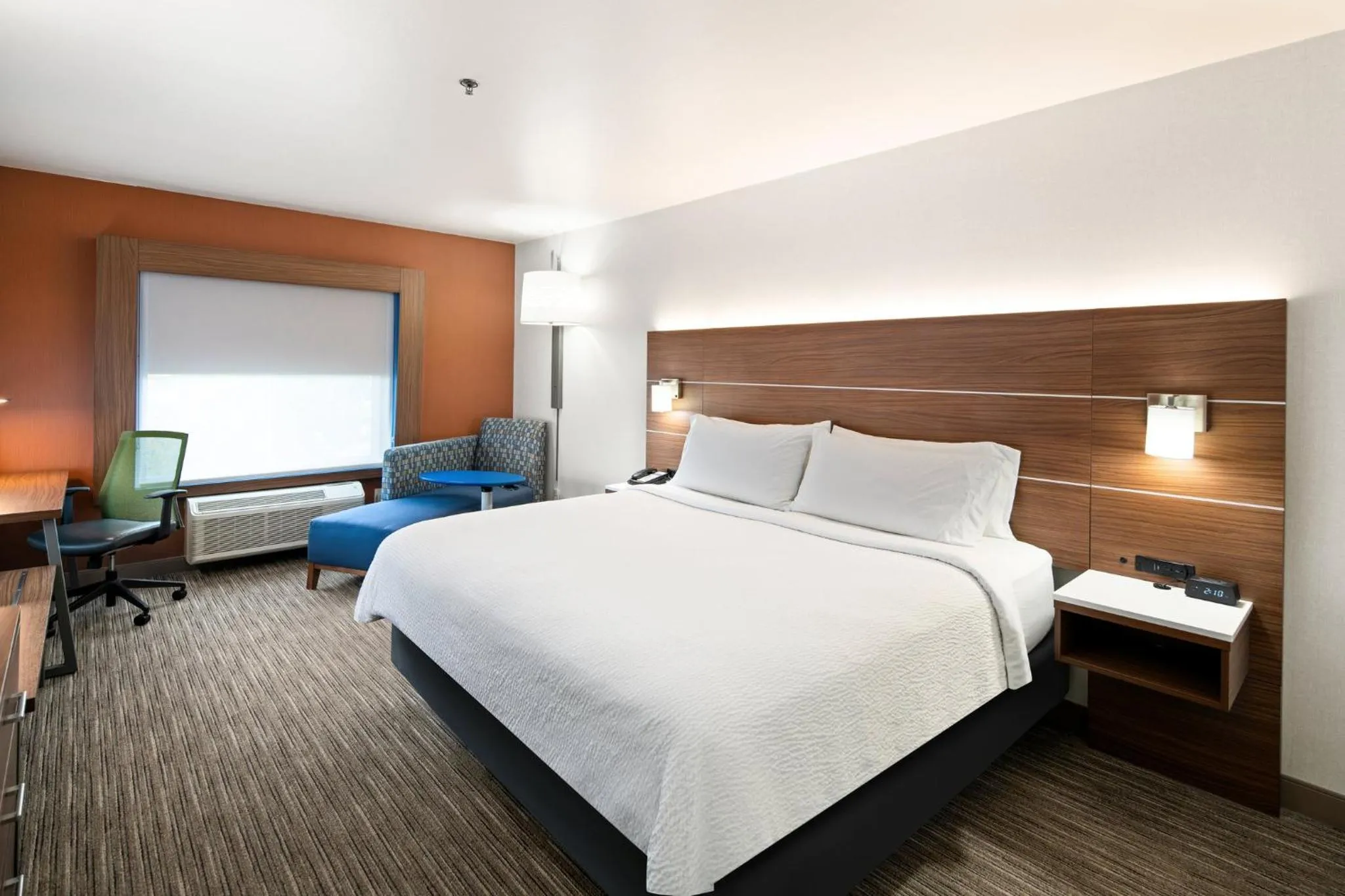 Photo of the whole room, Bed in Holiday Inn Express Hotel & Suites Coeur D'Alene I-90 Exit 11 by IHG