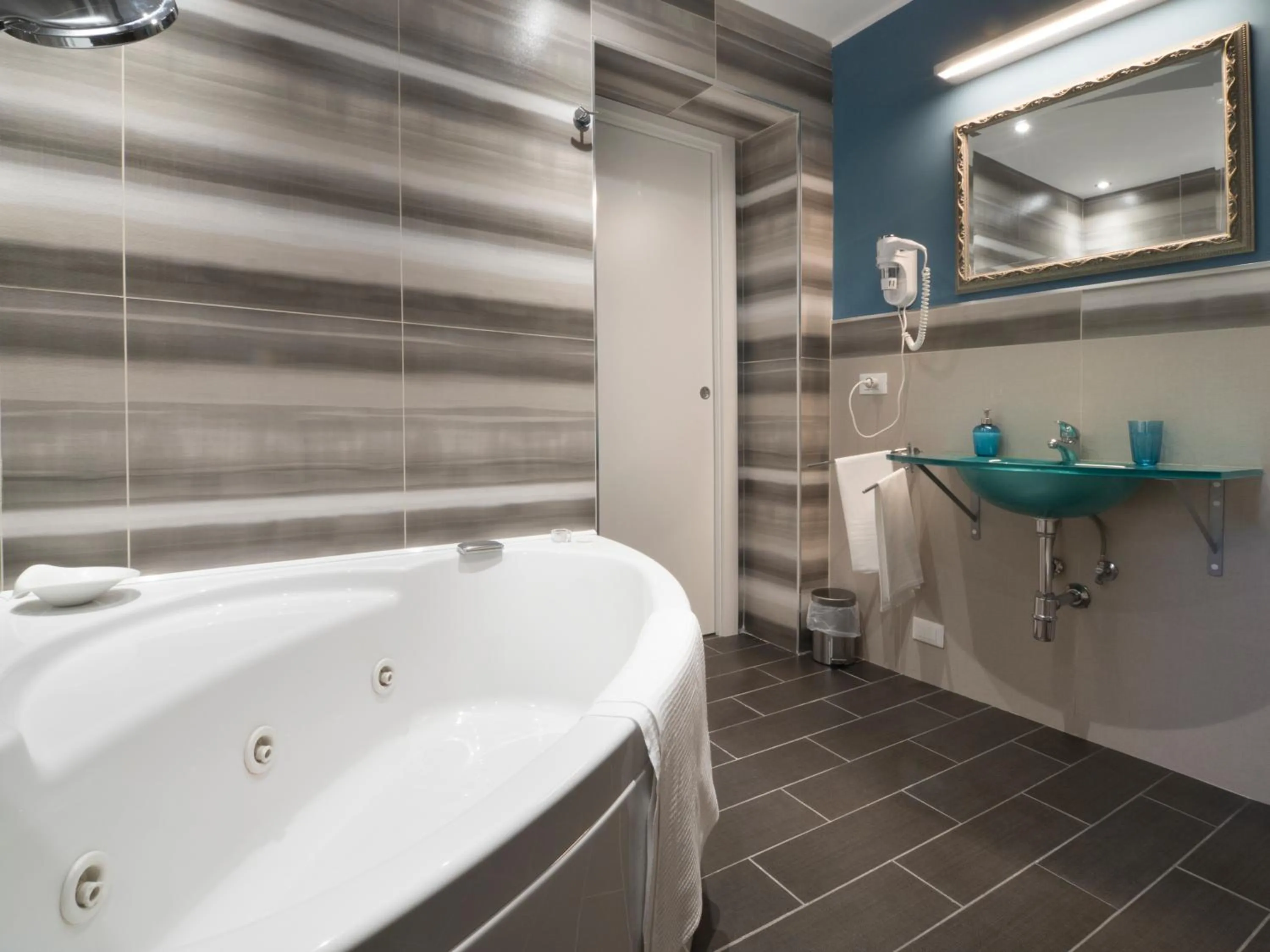 Toilet in Marini Bed&Breakfast