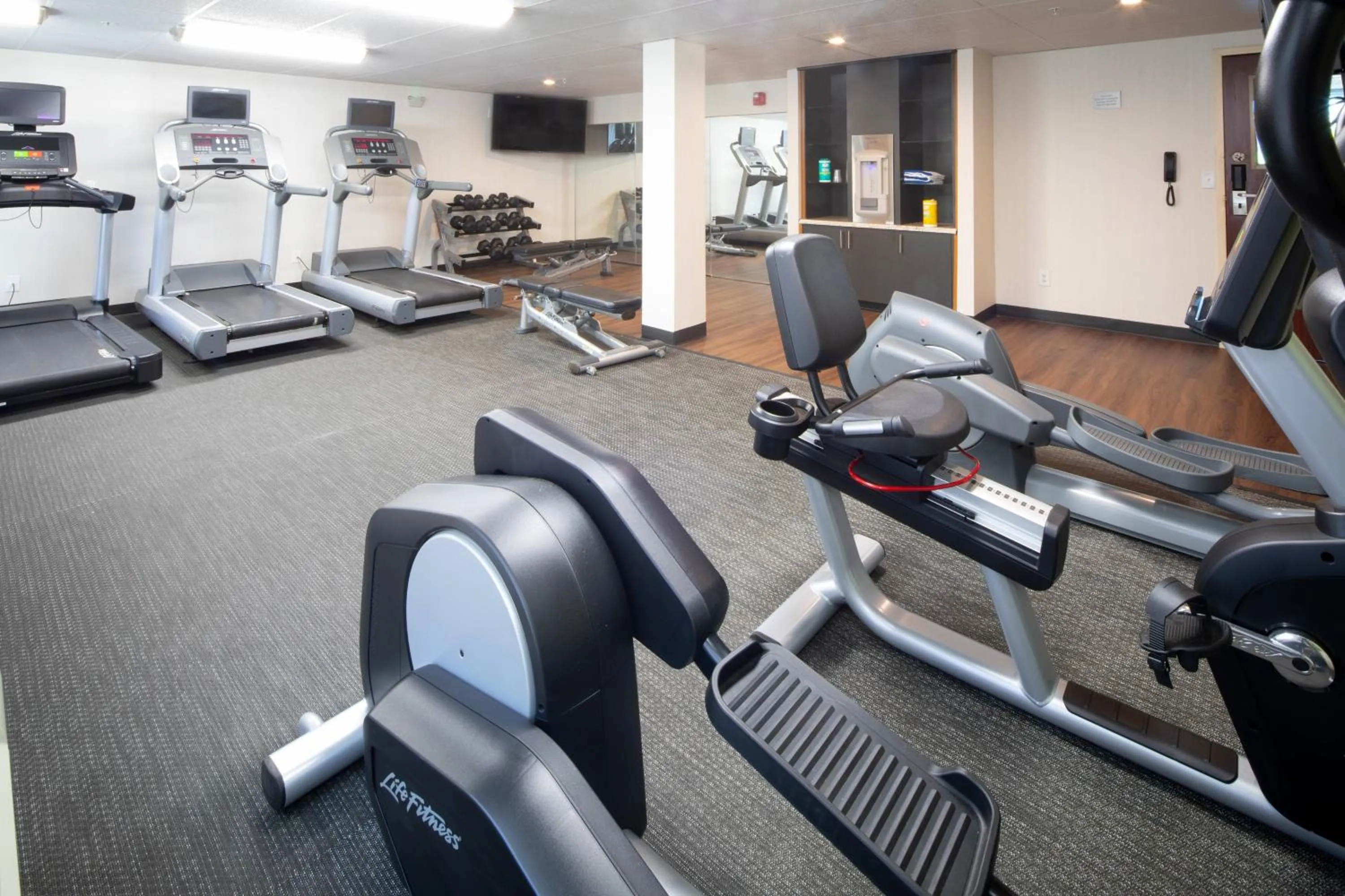 Fitness centre/facilities in Courtyard by Marriott Lansing