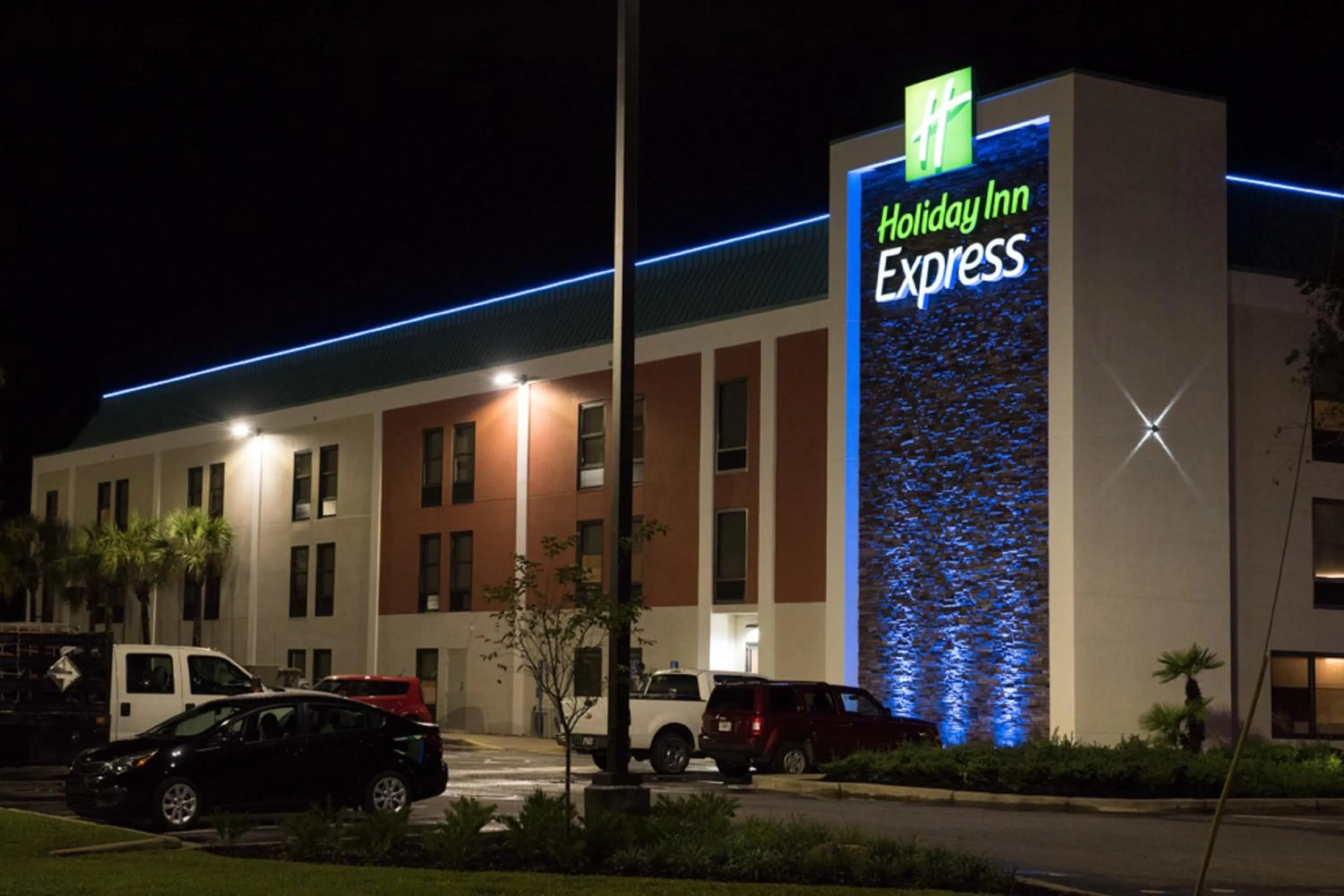 Property building in Holiday Inn Express Pascagoula-Moss Point by IHG