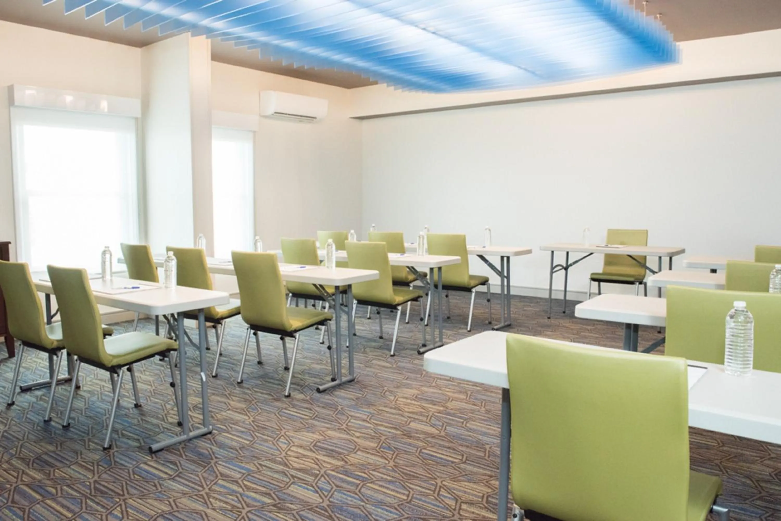 Meeting/conference room in Holiday Inn Express Pascagoula-Moss Point by IHG