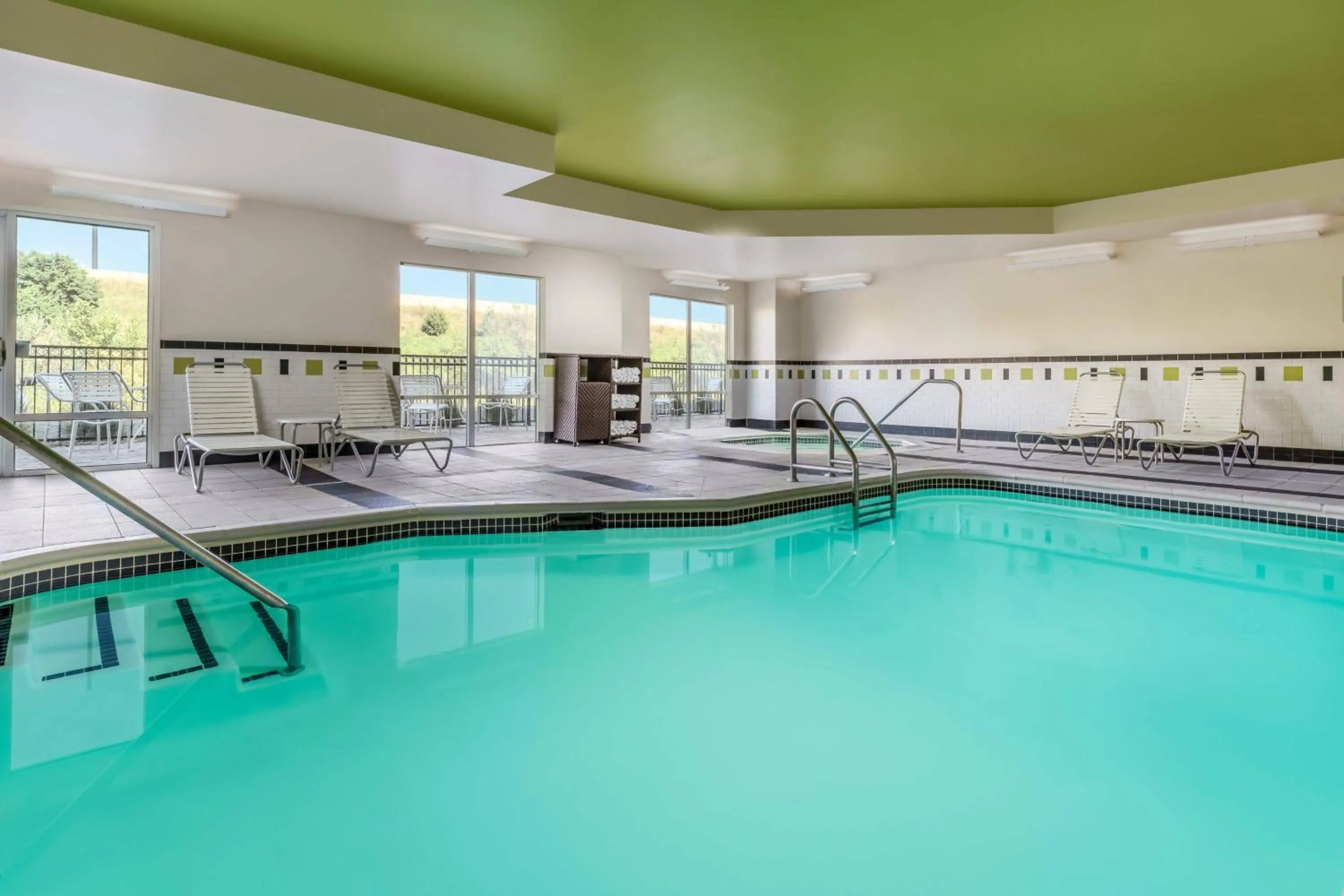 Swimming pool in Fairfield by Marriott Peoria East