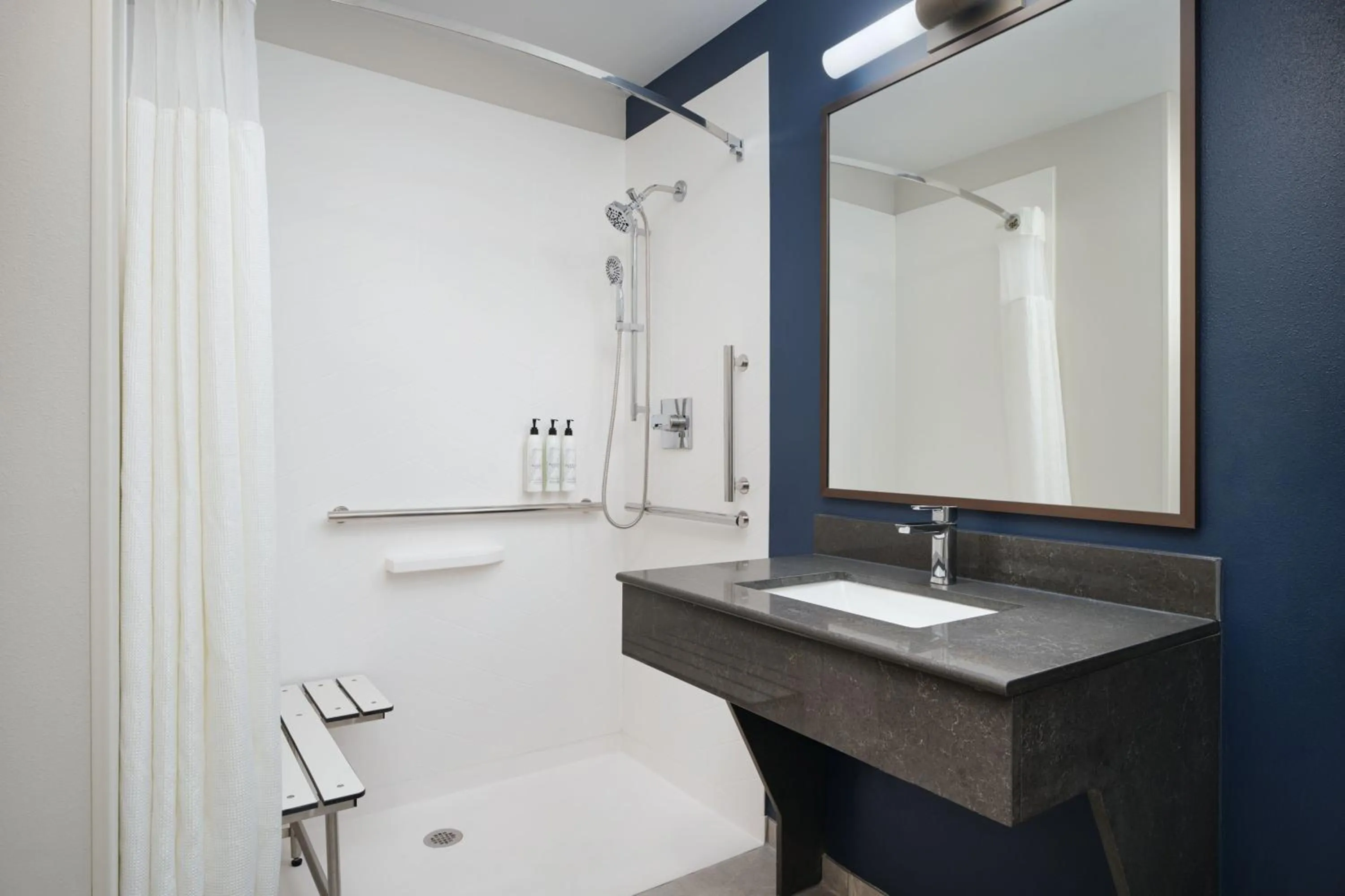 Bathroom in Fairfield Inn & Suites Auburn Opelika