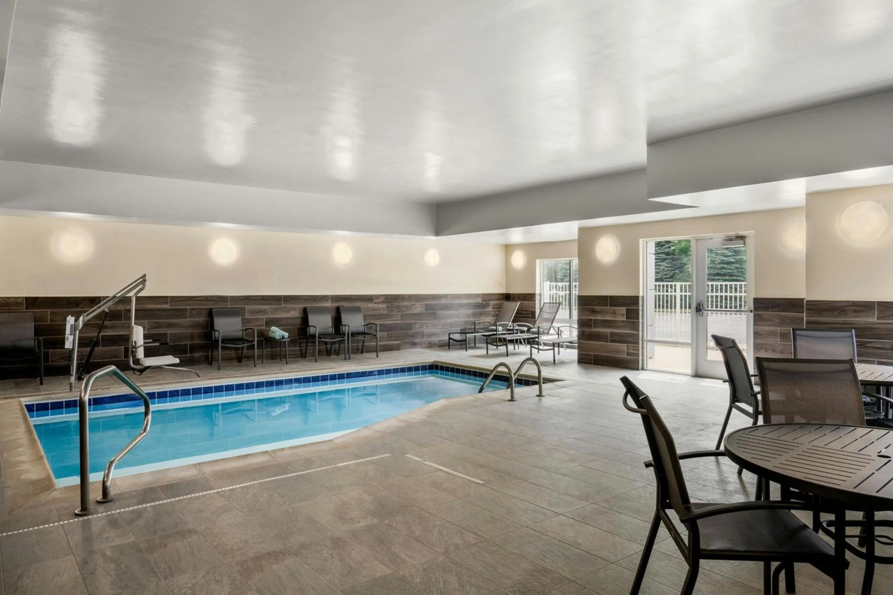 Swimming pool in Fairfield Inn and Suites New Buffalo
