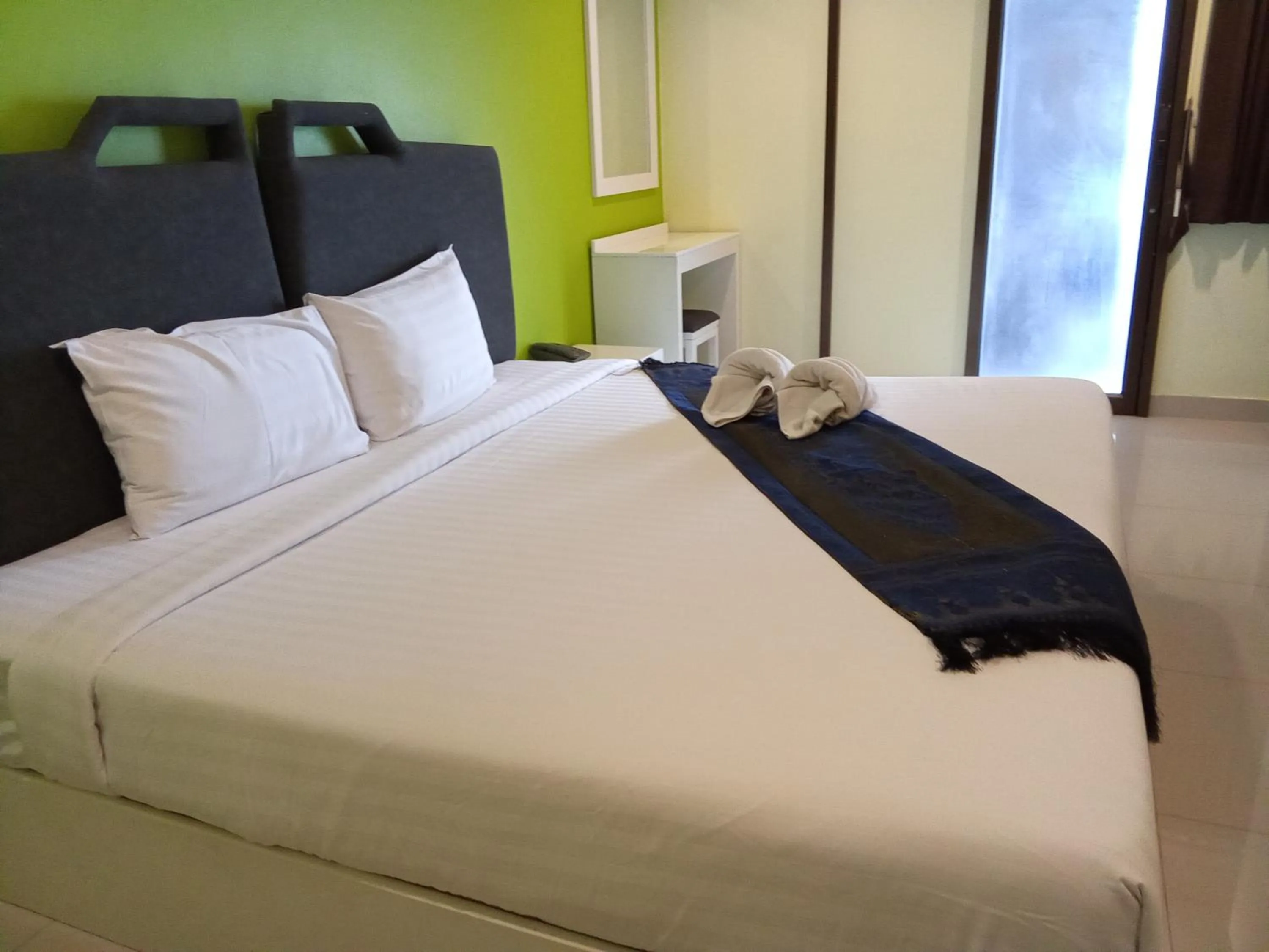 Bed in Sunny Residence