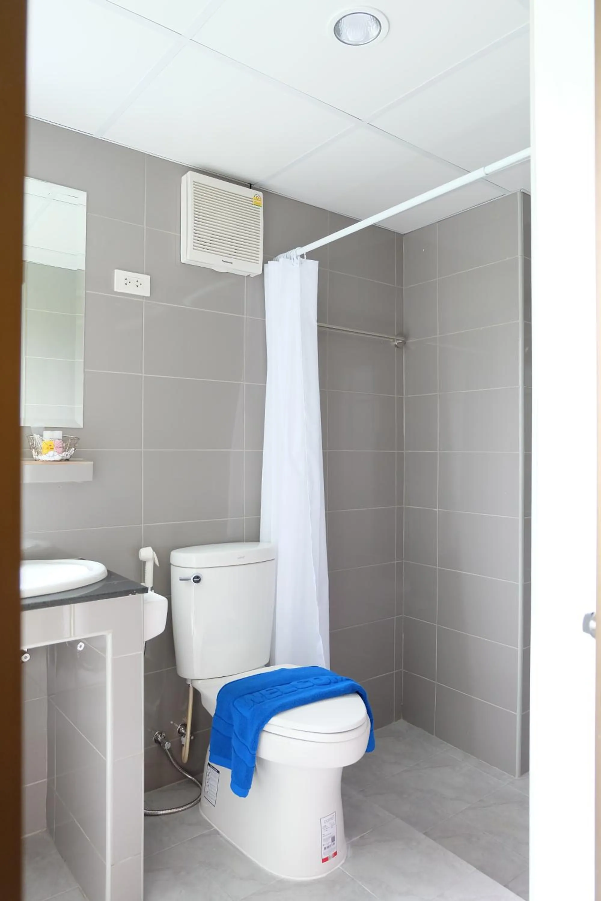 Shower in Sunny Residence