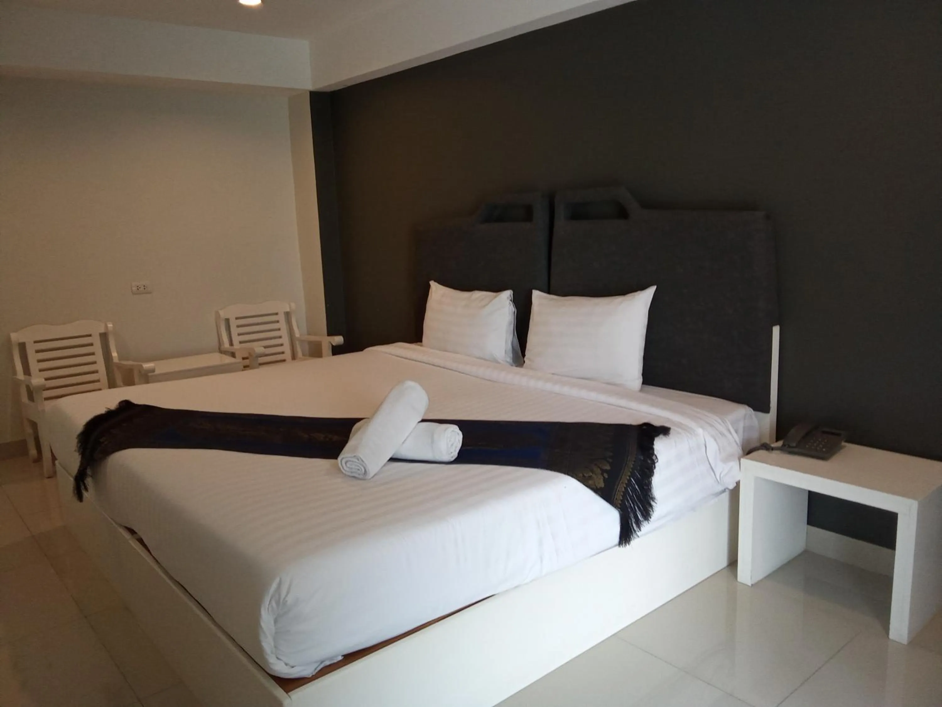 Bed in Sunny Residence