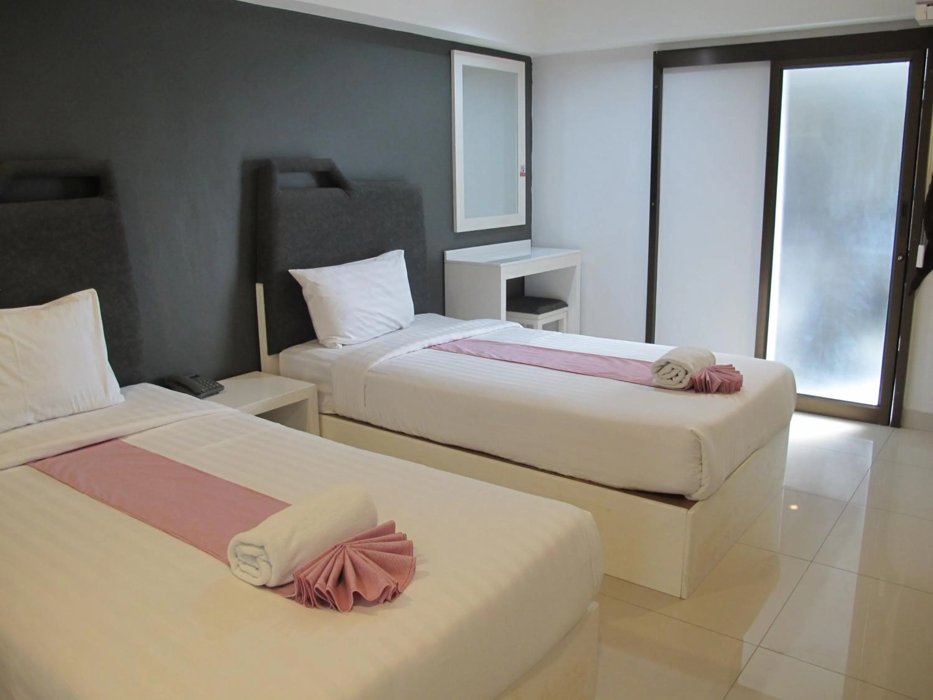 Bed in Sunny Residence