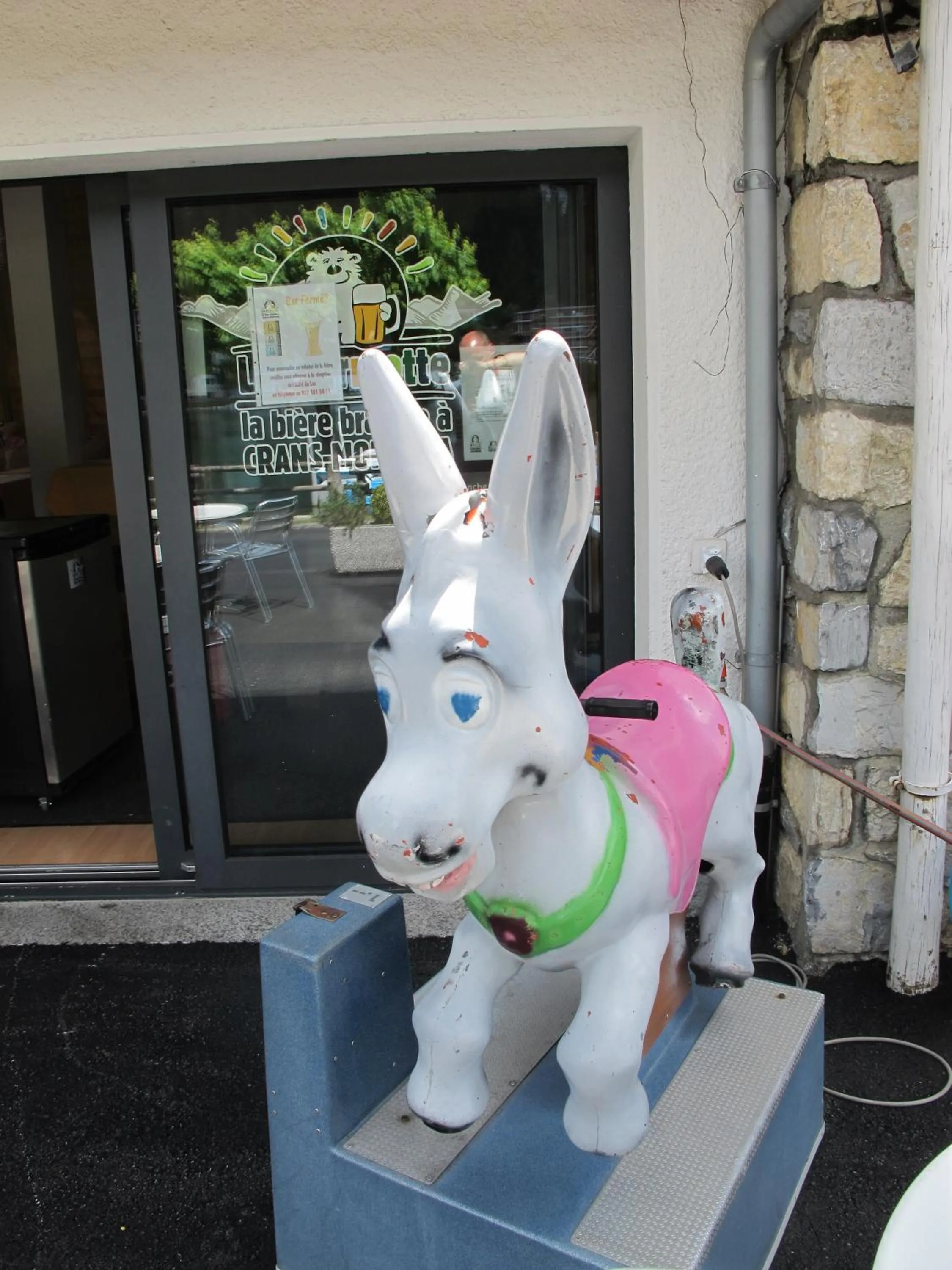 Decorative detail in Hotel du Lac