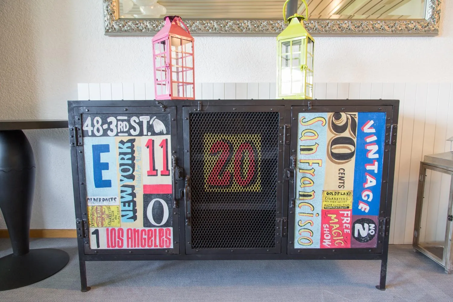 Decorative detail in Hotel du Lac