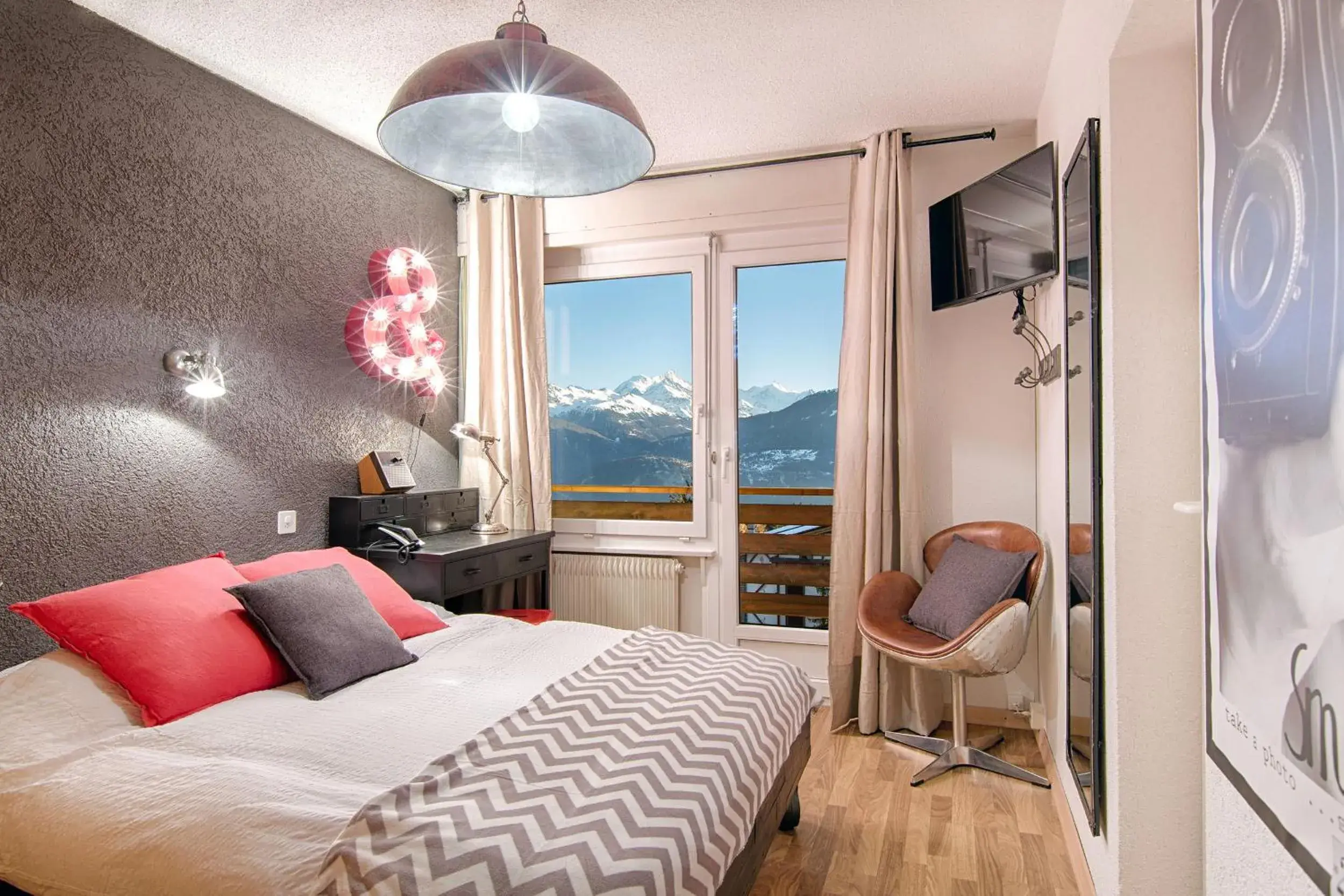 Single Room with Balcony - single occupancy in Hotel du Lac Single Room with Balcony - single occupancy in Hotel du Lac