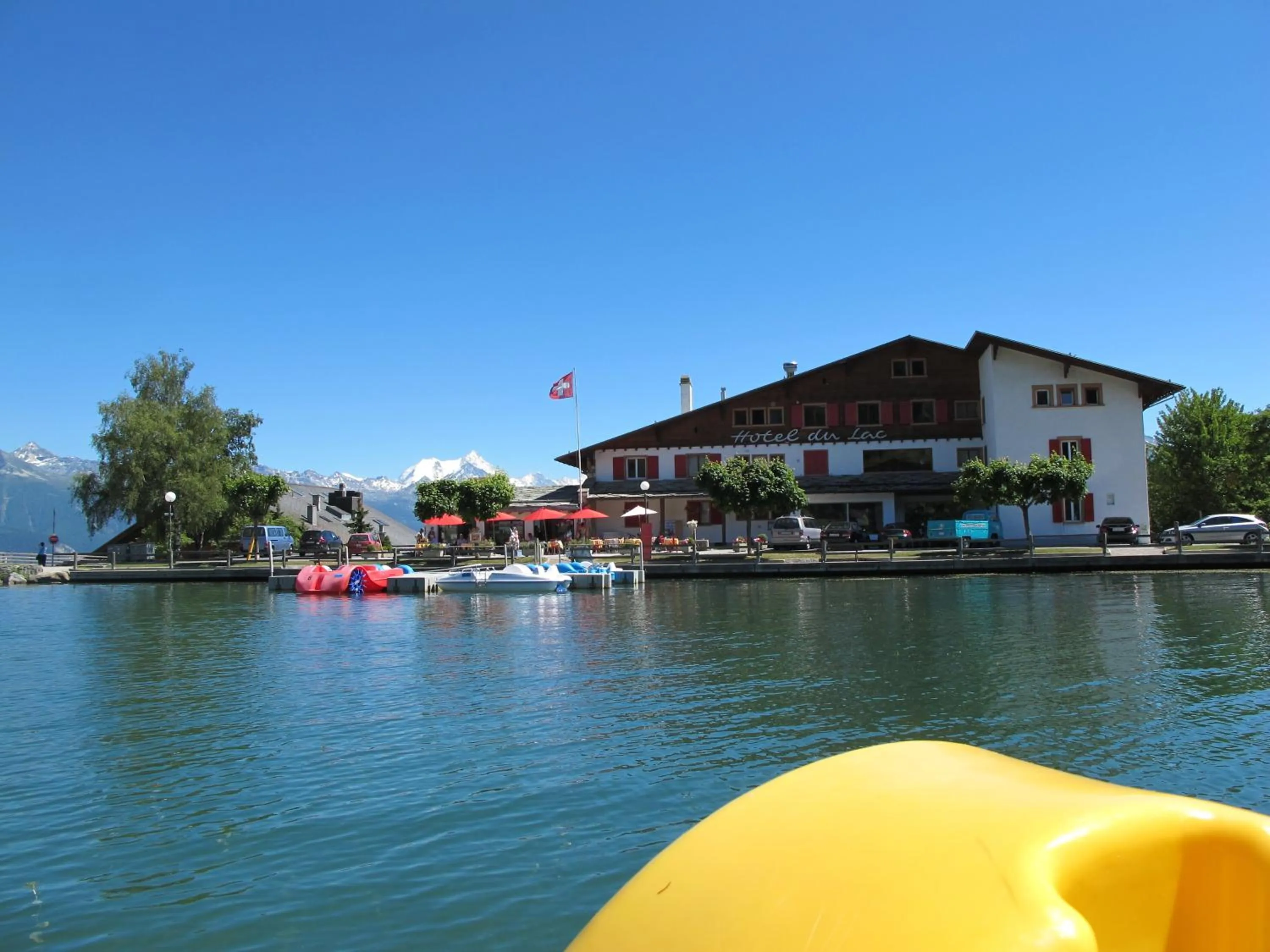 Property building in Hotel du Lac