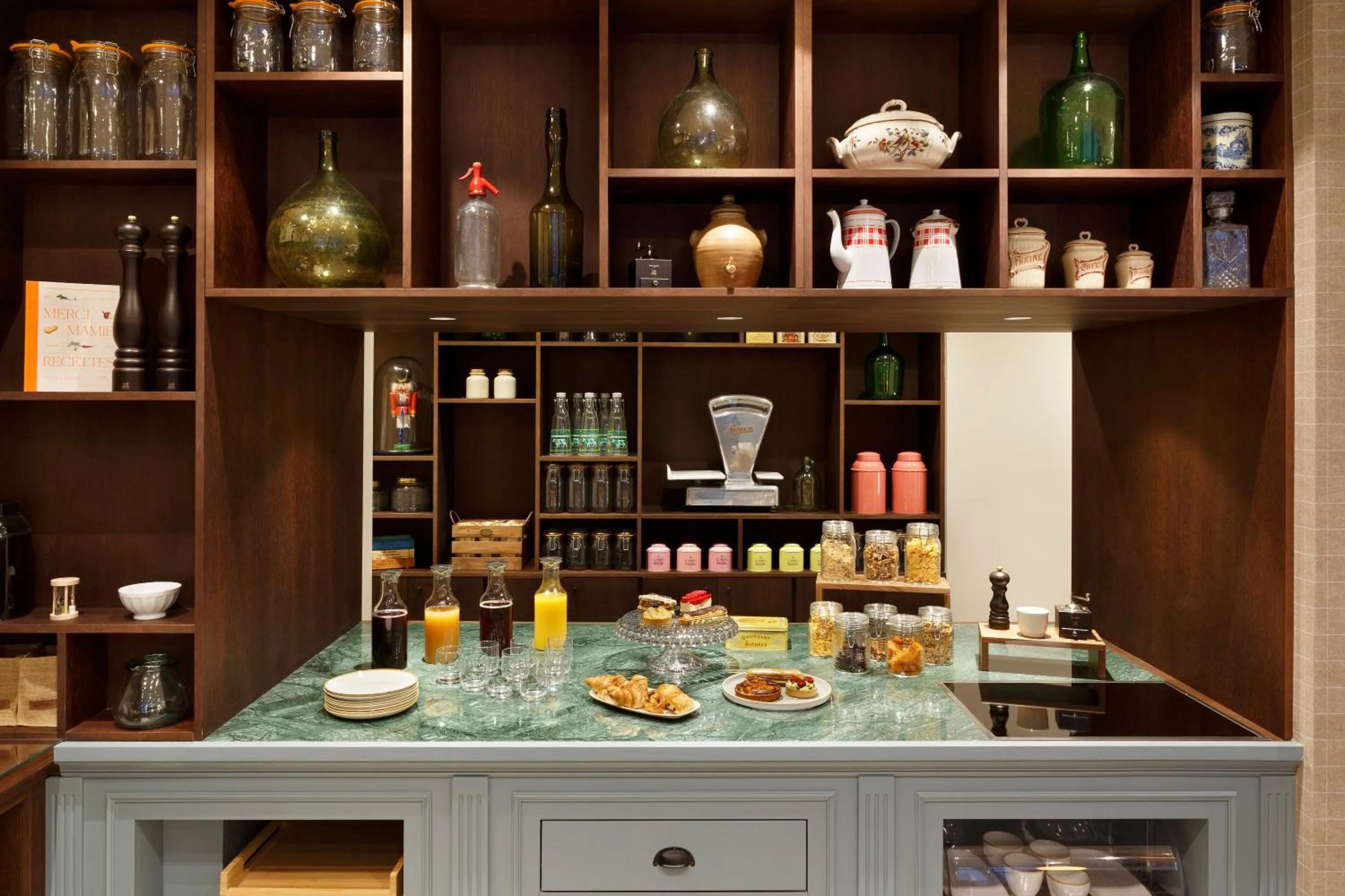 Food and drinks in Maison Barbillon Grenoble - Centre Gare