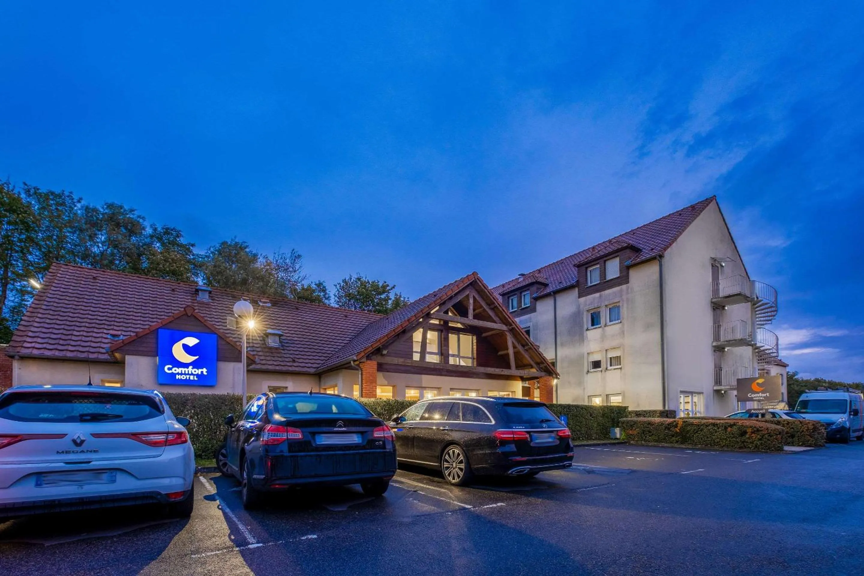 Property building in Comfort Hotel Lille Lomme