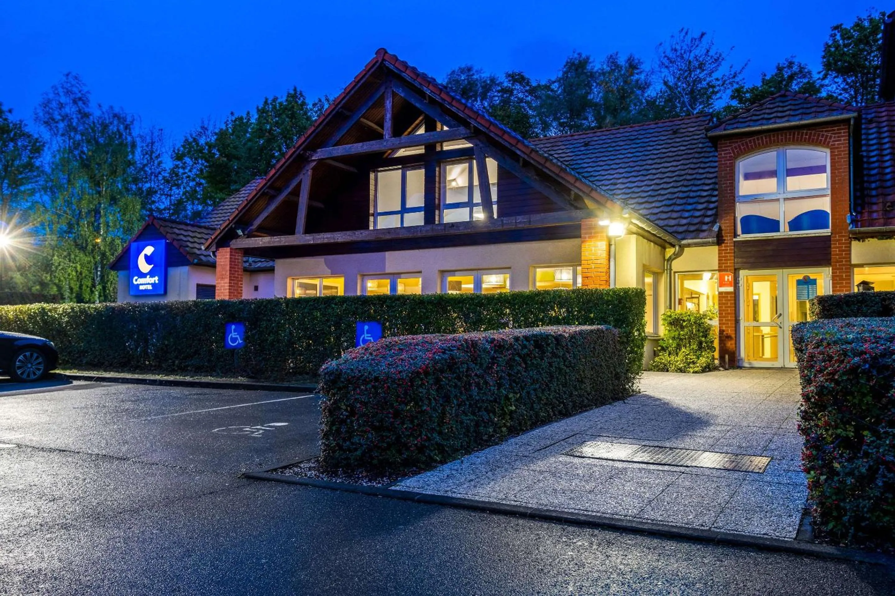 Property building in Comfort Hotel Lille Lomme