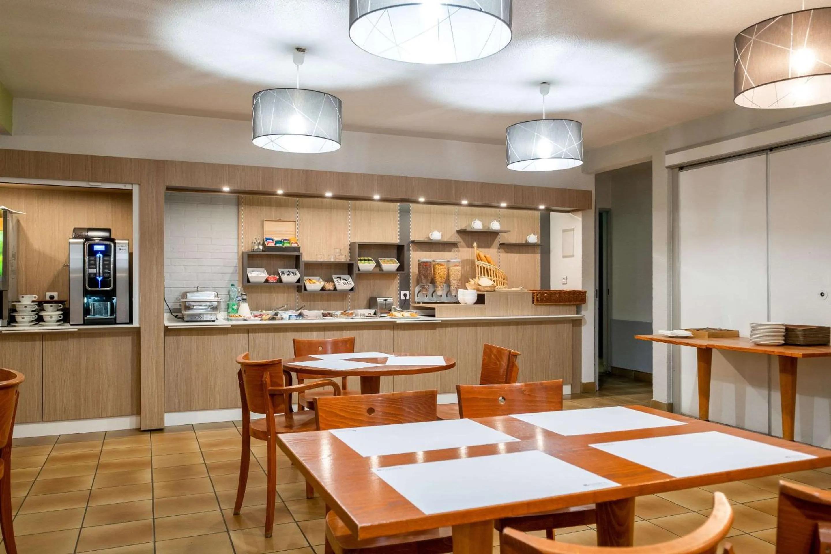 Restaurant/places to eat in Comfort Hotel Lille Lomme