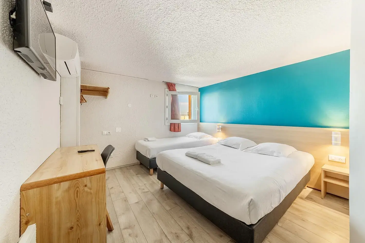 Superior Triple Room in Comfort Hotel Montlucon Superior Triple Room in Comfort Hotel Montlucon