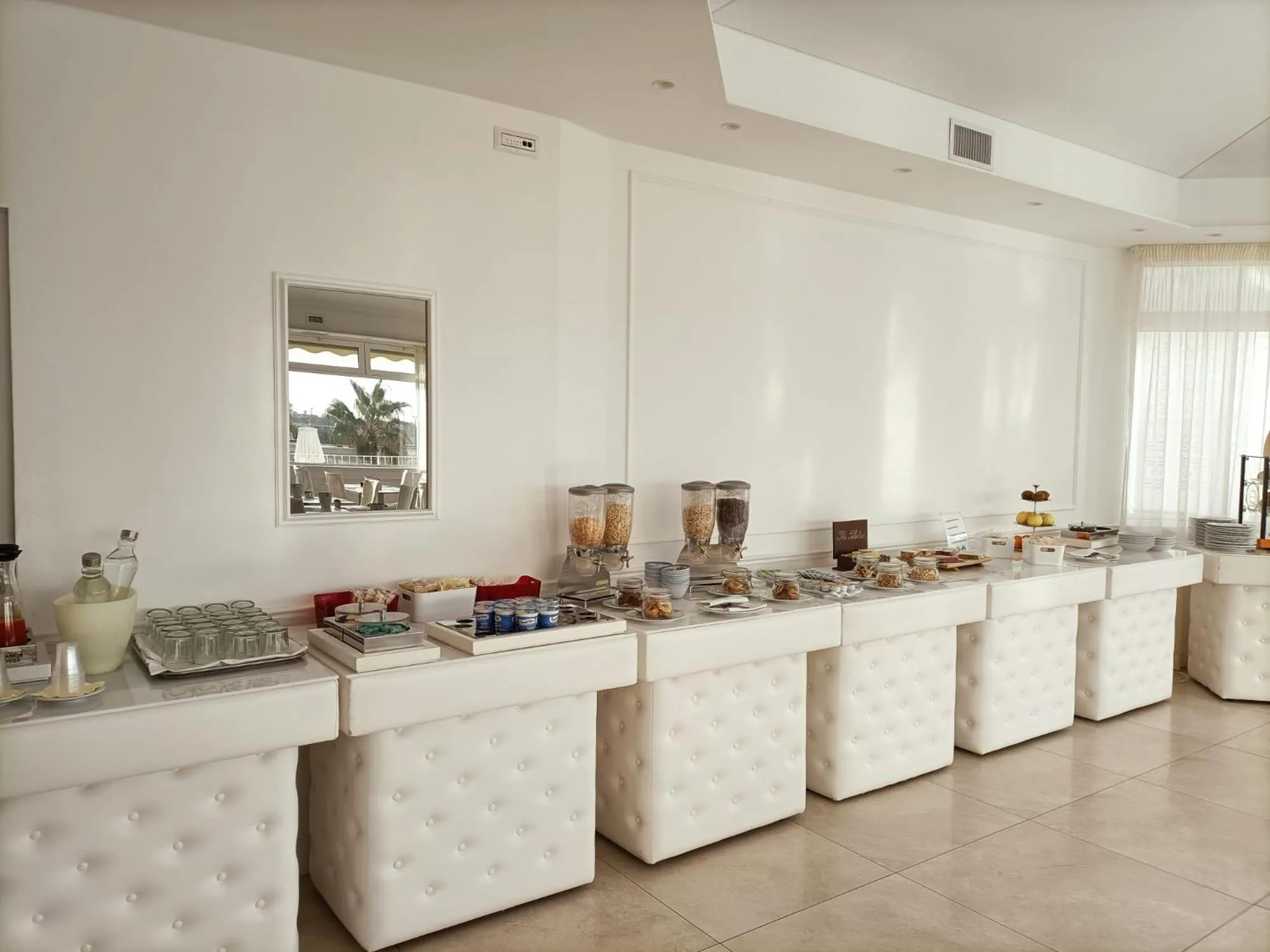 Buffet breakfast in Hotel Lafayette